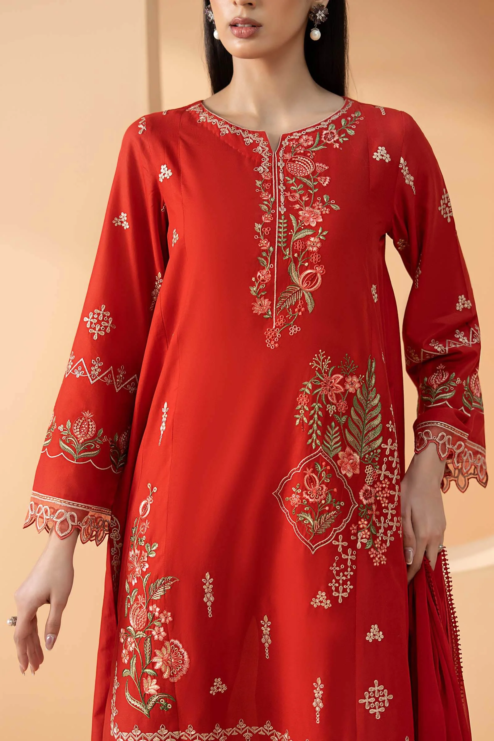3 Piece Embroidered Lawn Suit - Image 3