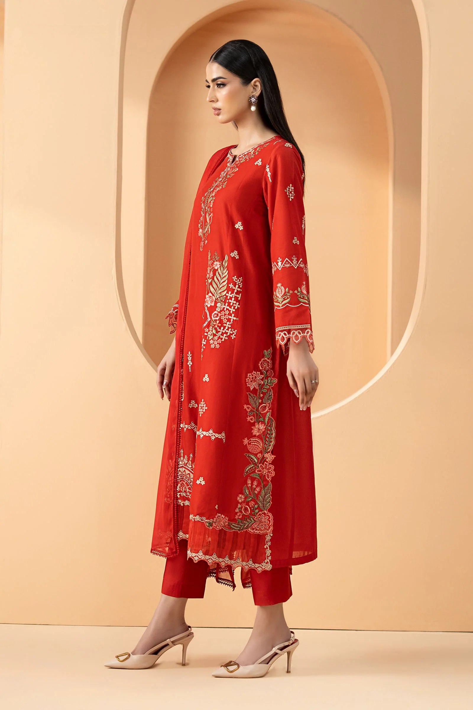 3 Piece Embroidered Lawn Suit - Image 7