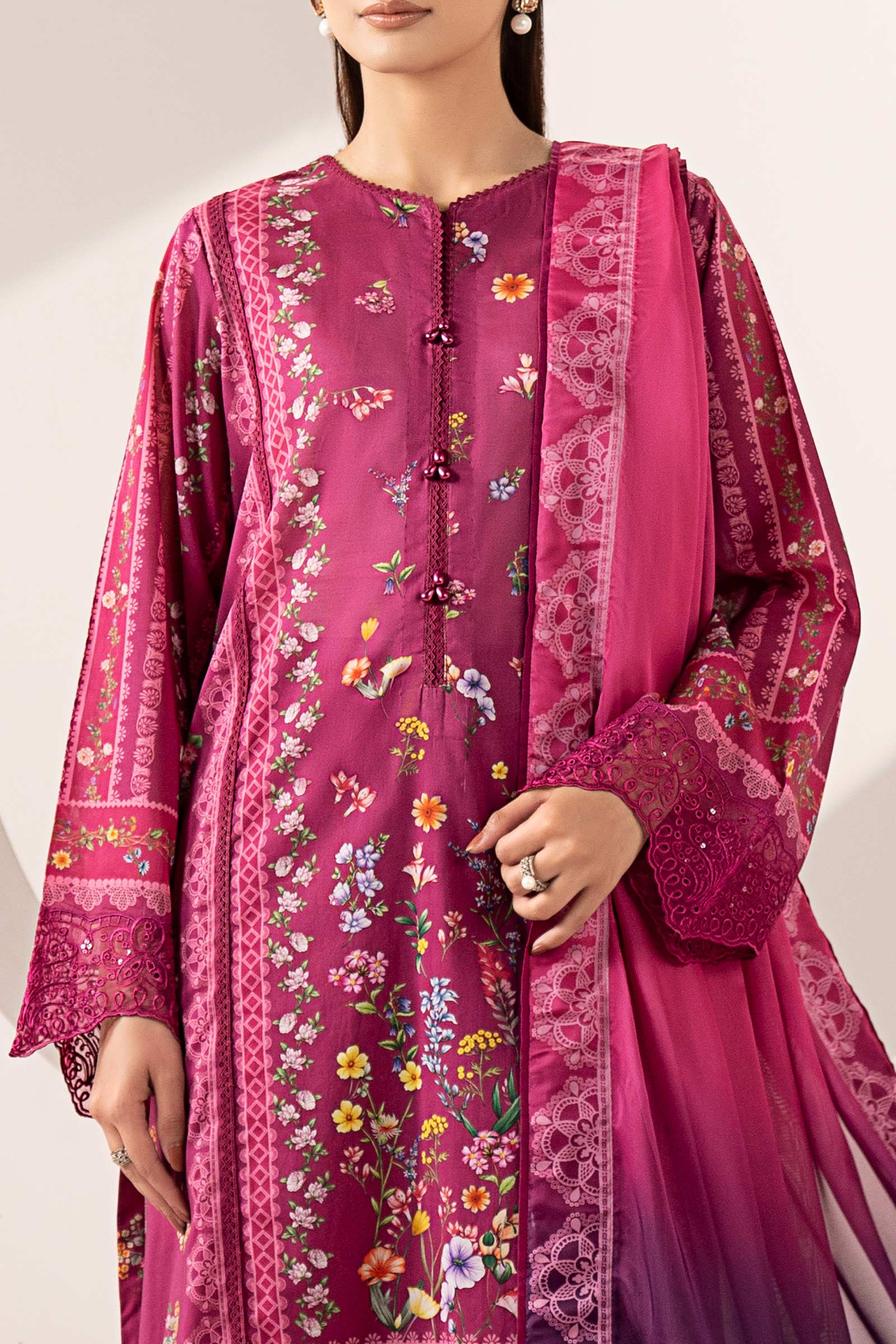 3 Piece Embroidered Lawn Suit - Image 4
