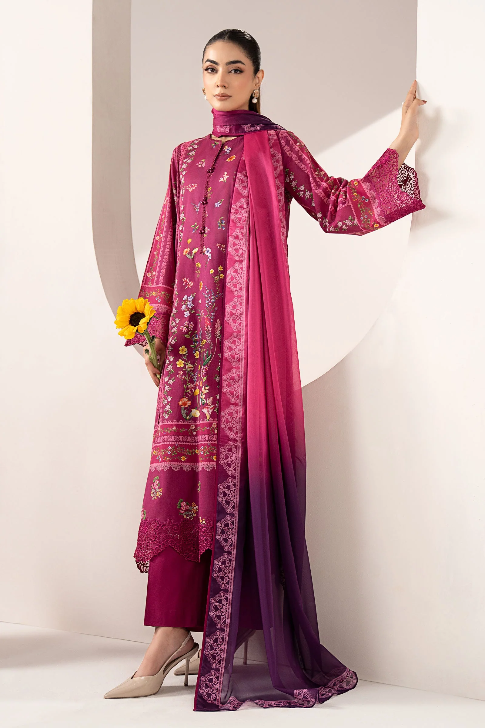 3 Piece Embroidered Lawn Suit - Image 7