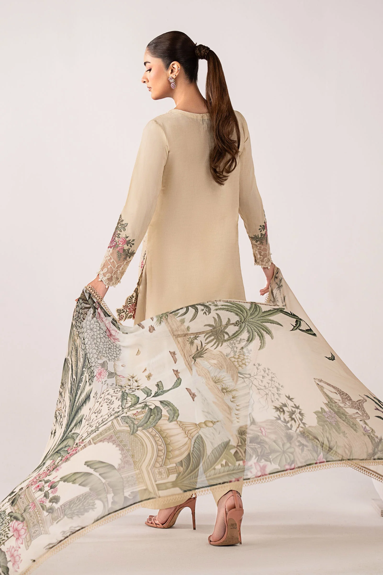 3 Piece Embroidered Dobby Lawn Suit - Image 7
