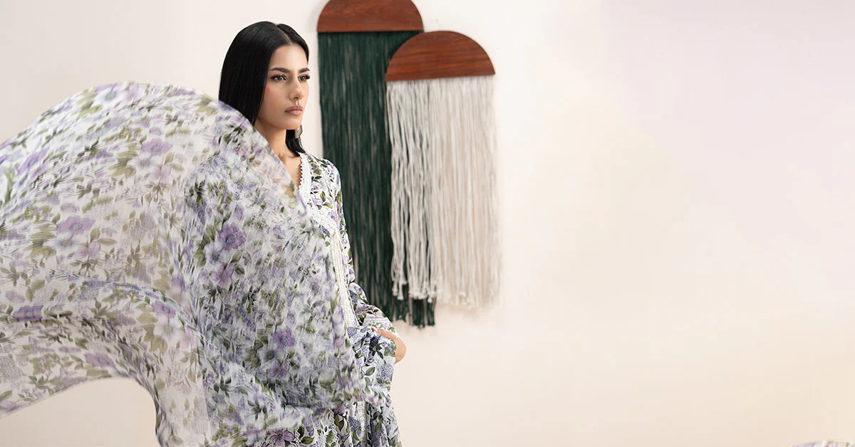 3 Piece Embroidered Lawn Suit - Image 11