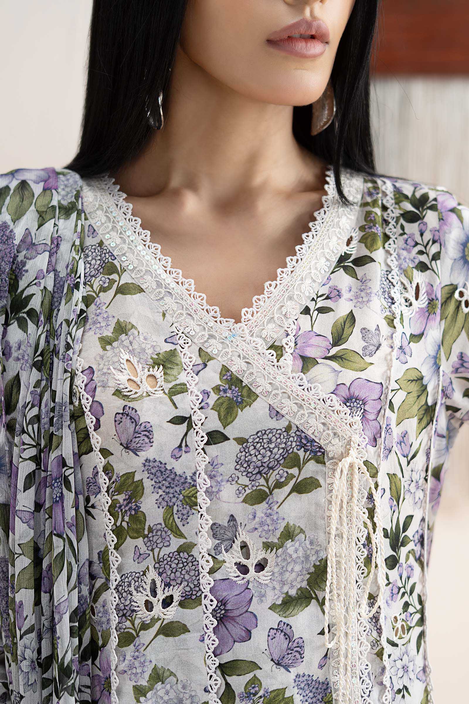 3 Piece Embroidered Lawn Suit - Image 8