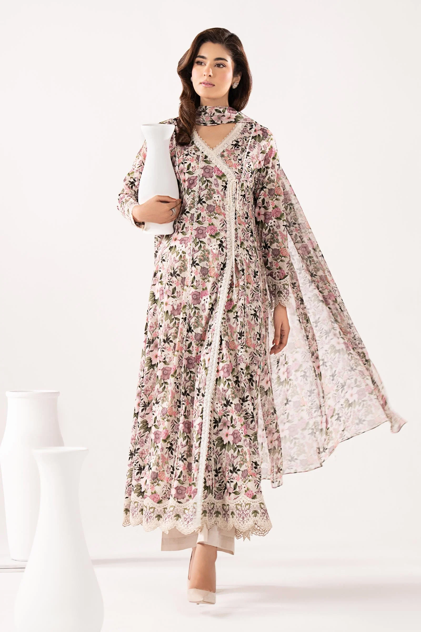 3 Piece Embroidered Lawn Suit - Image 3