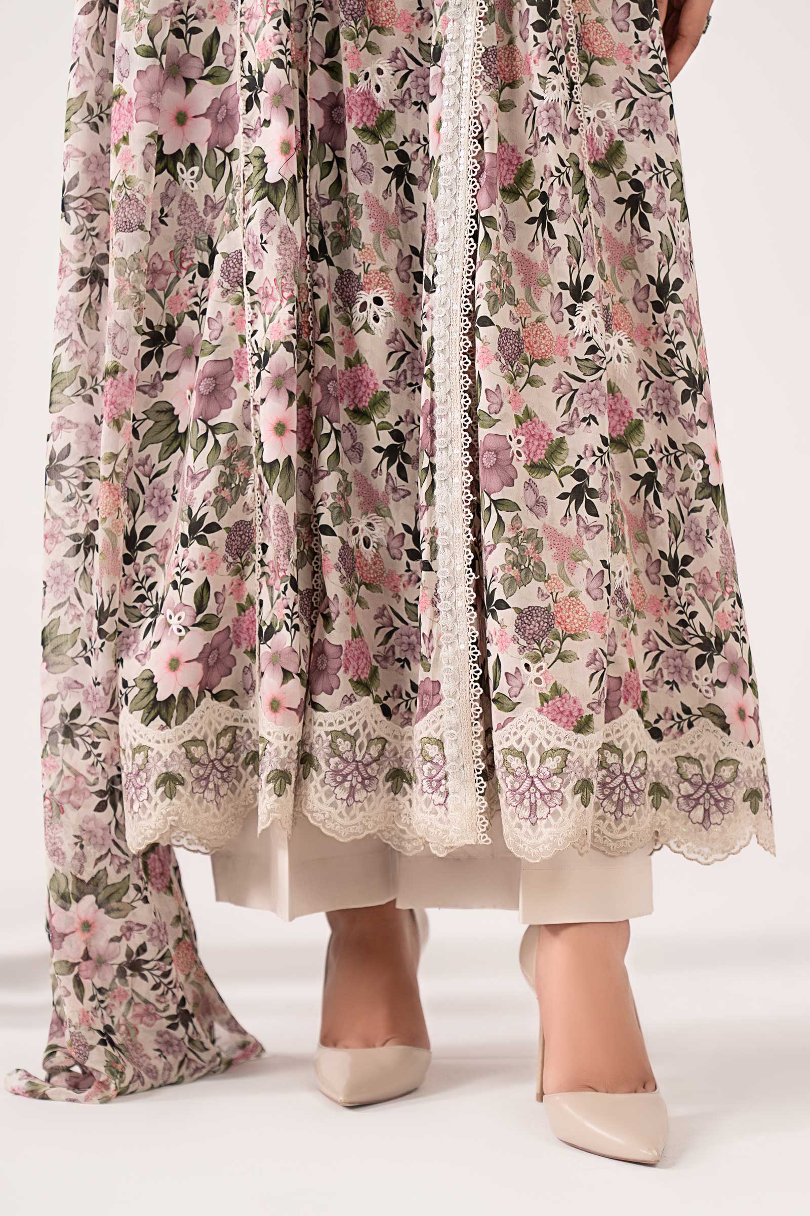3 Piece Embroidered Lawn Suit - Image 8