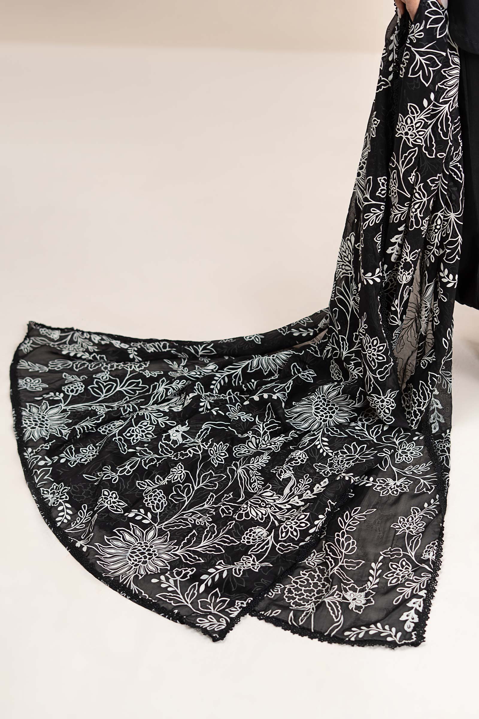 3 Piece Embroidered Lawn Suit - Image 7