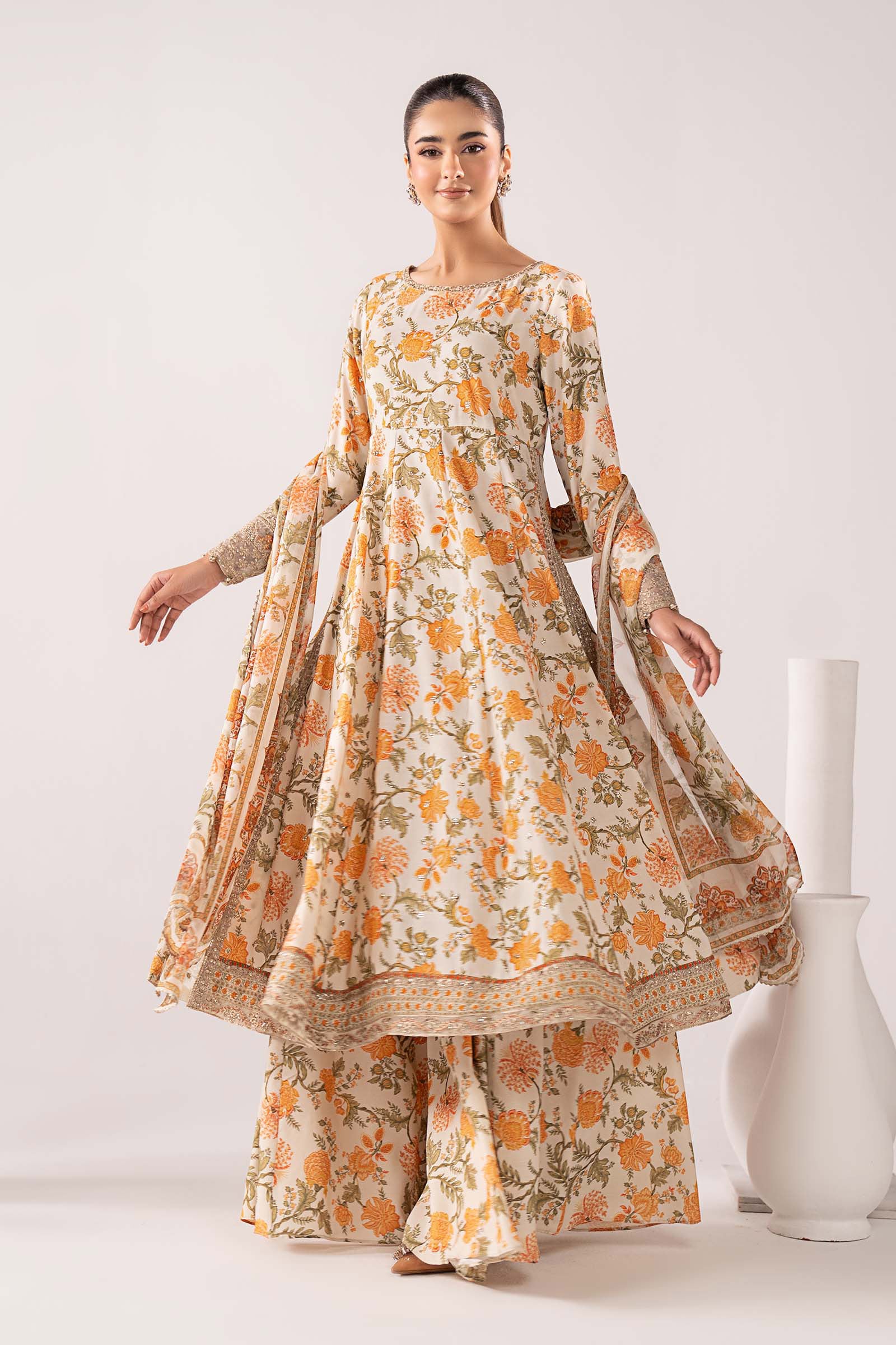 3 Piece Embroidered Lawn Suit - Image 3