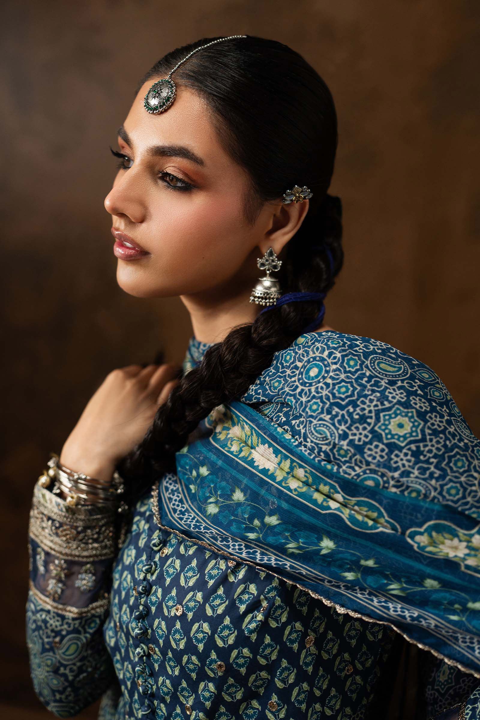 3 Piece Embroidered Lawn Suit - Image 5