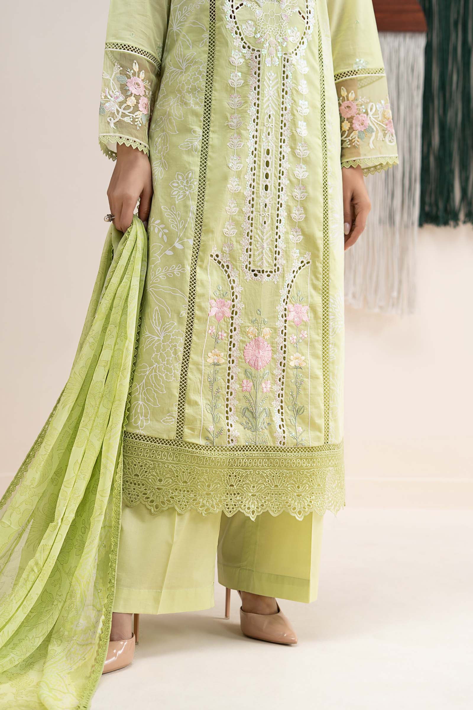 3 Piece Embroidered Lawn Suit - Image 6