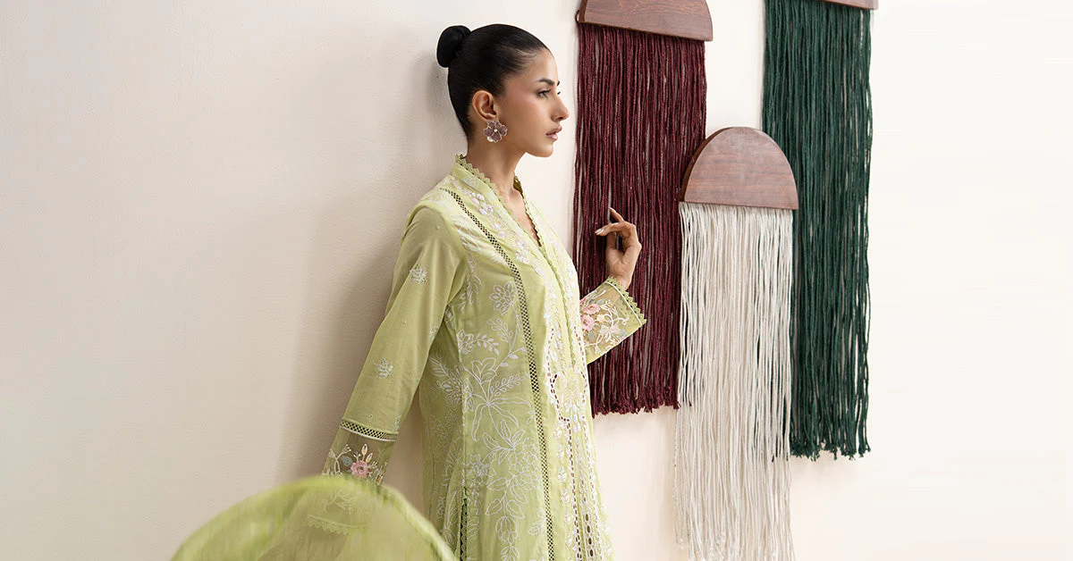 3 Piece Embroidered Lawn Suit - Image 8