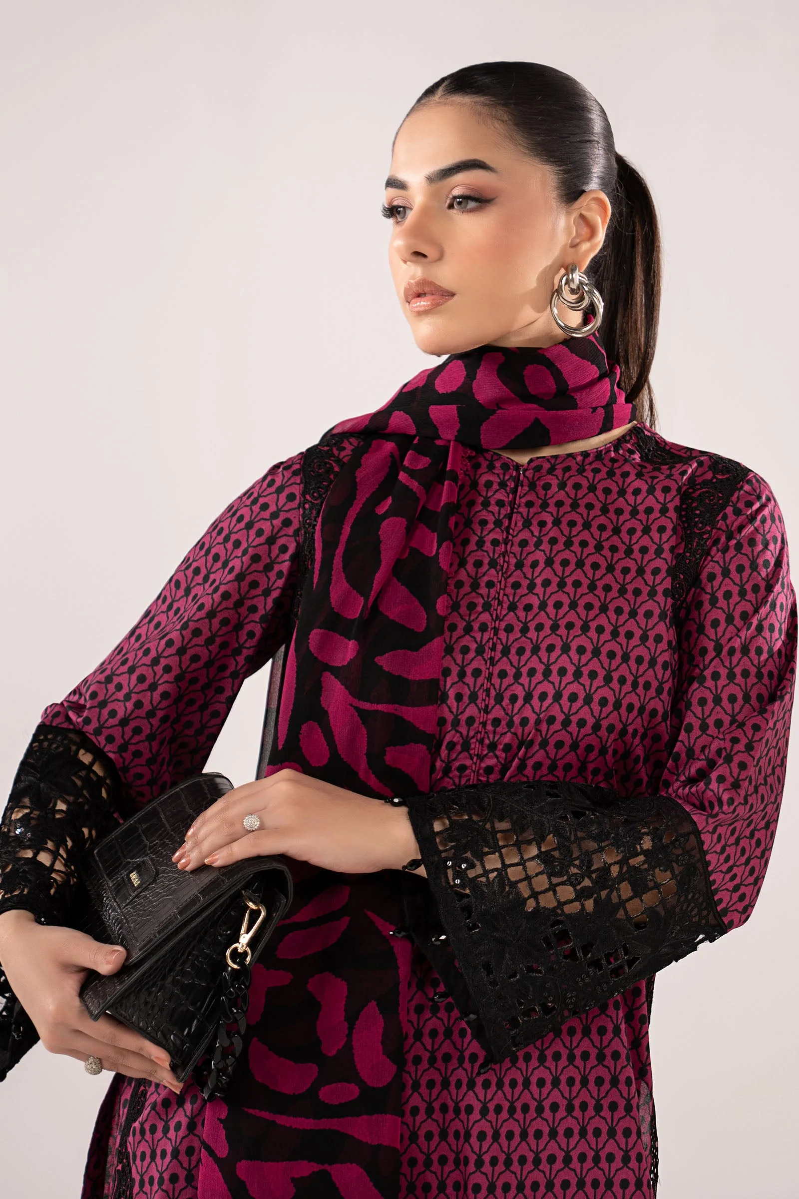 3 Piece Embroidered Lawn Suit - Image 2