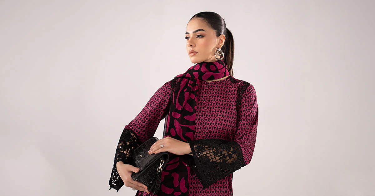 3 Piece Embroidered Lawn Suit - Image 9