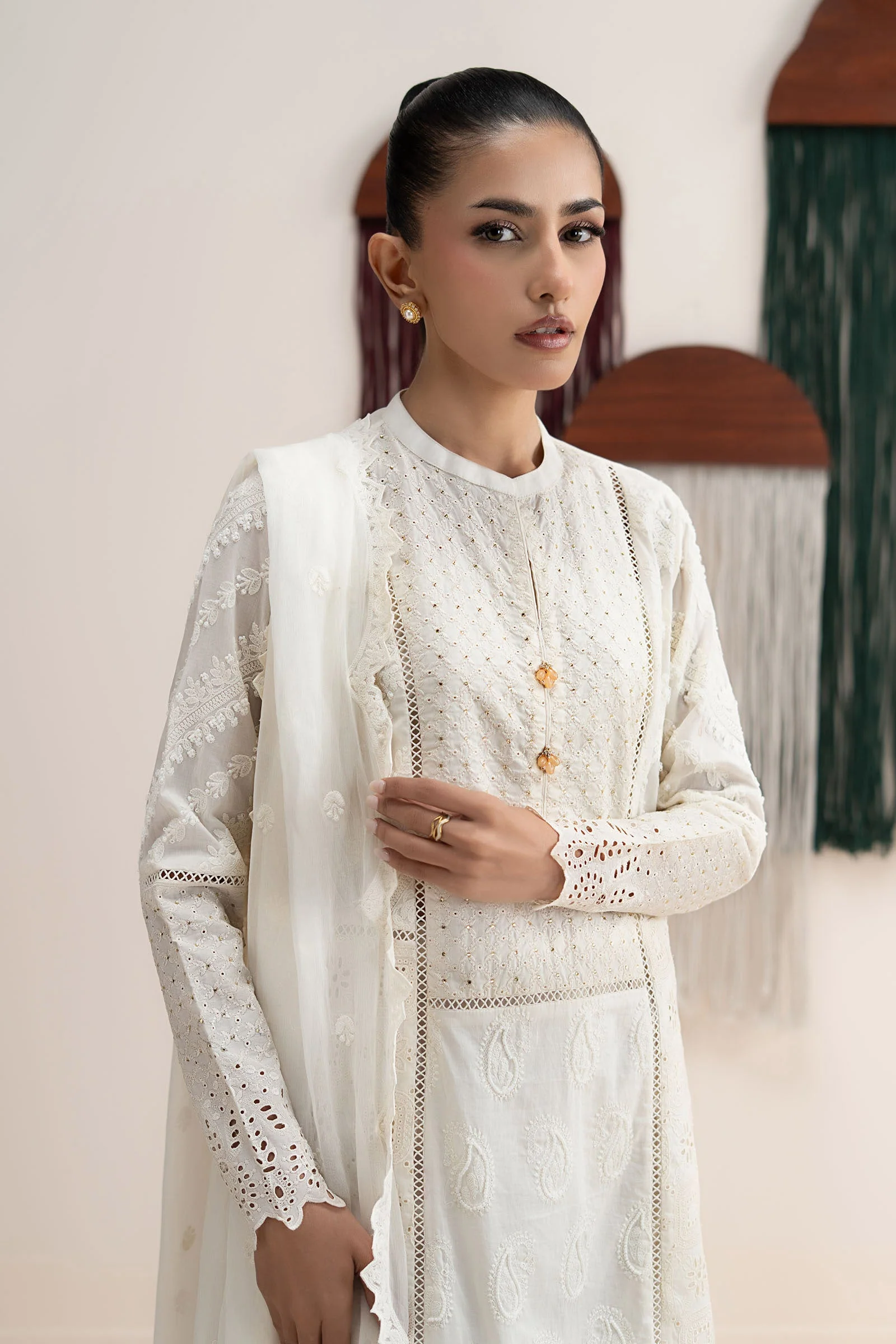 3 Piece Embroidered Lawn Suit - Image 2