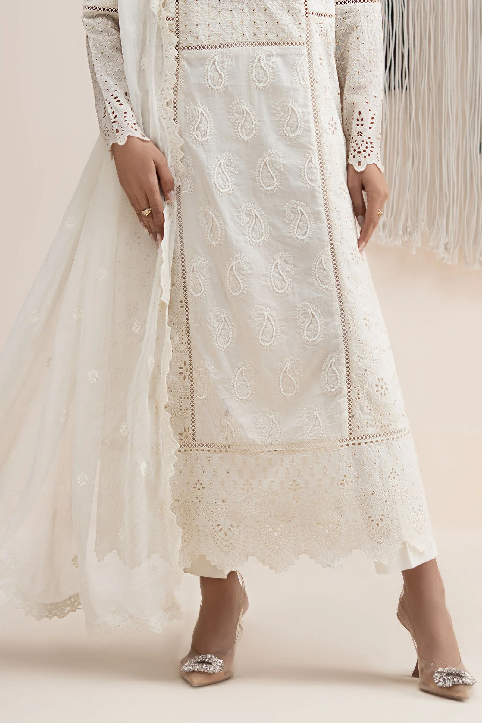 3 Piece Embroidered Lawn Suit - Image 7