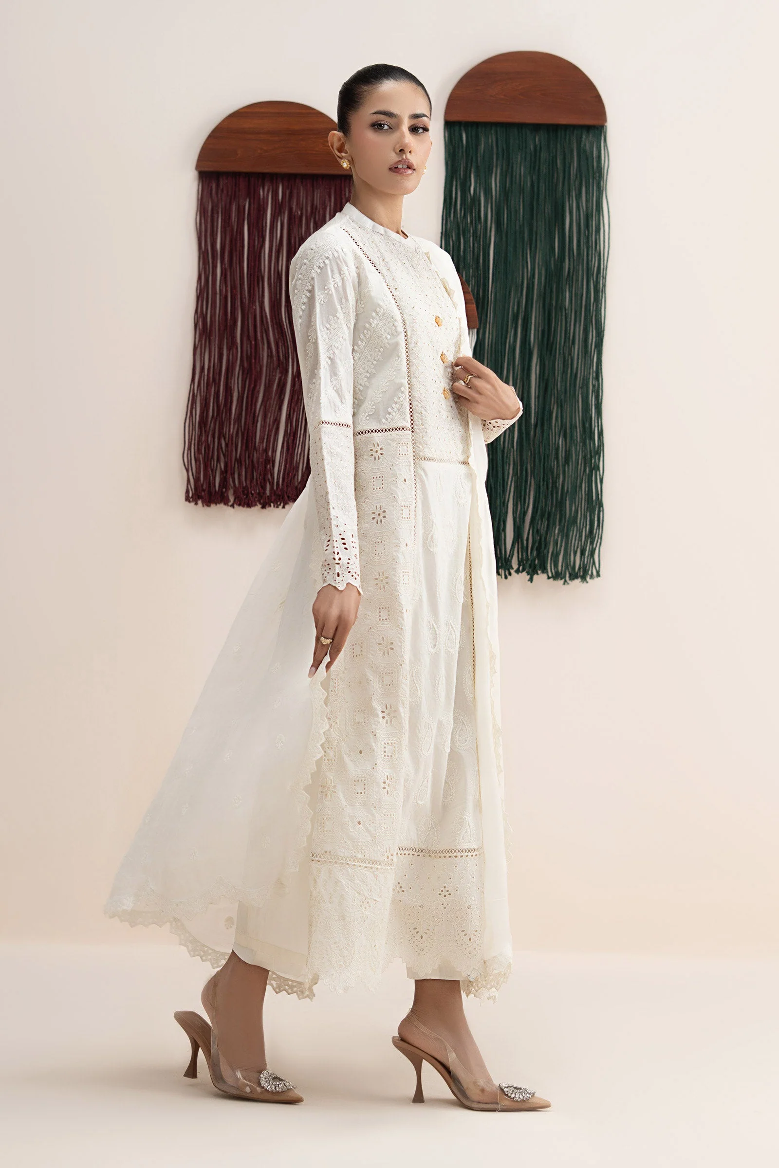 3 Piece Embroidered Lawn Suit - Image 8