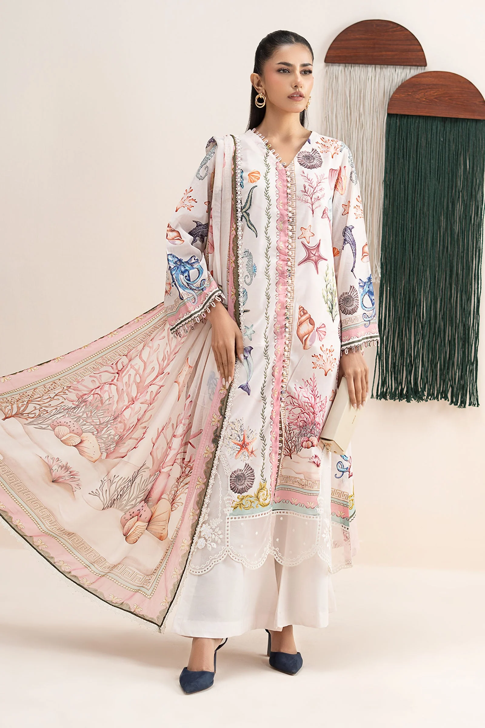 3 Piece Embroidered Lawn Suit - Image 2