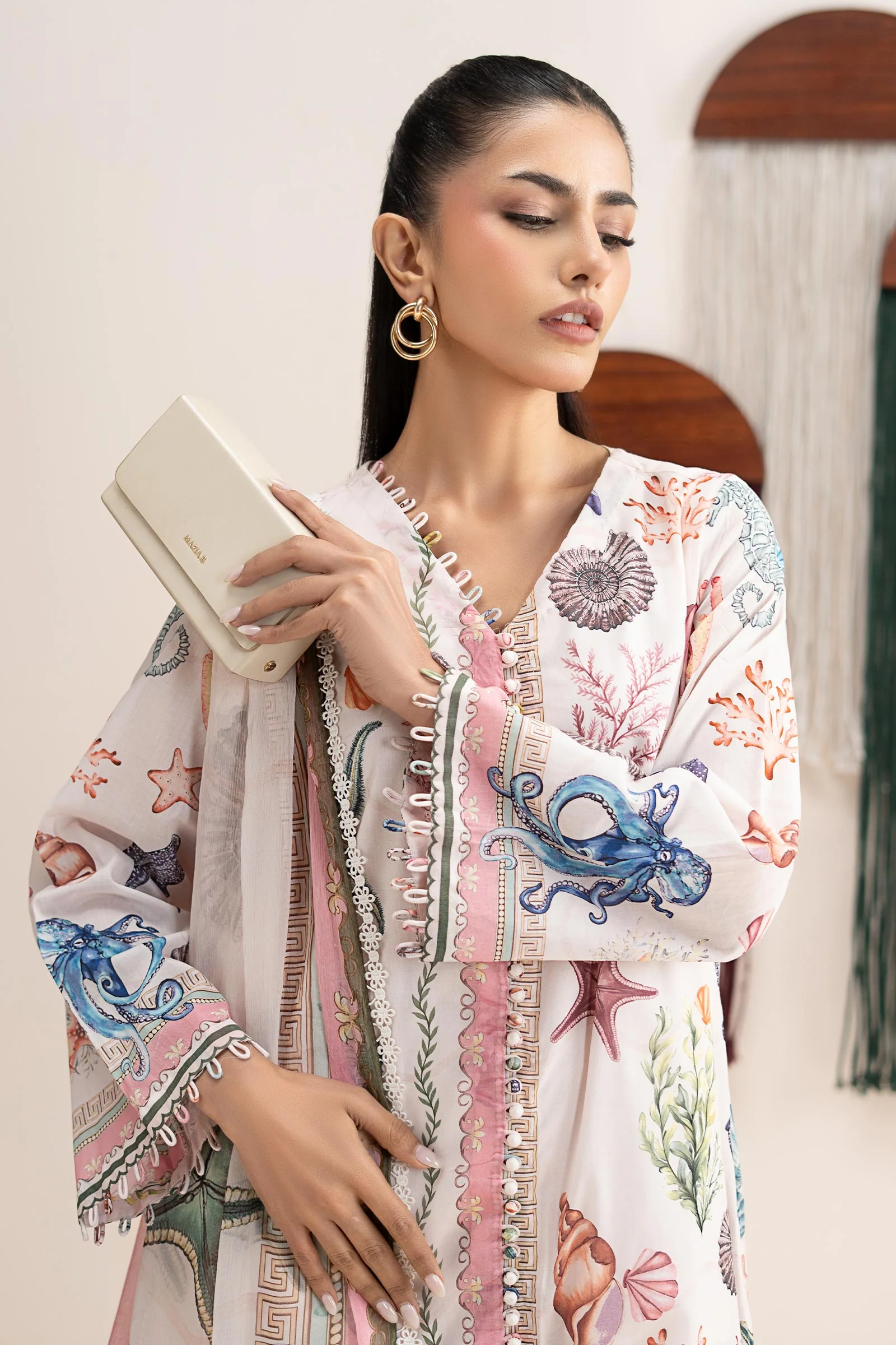 3 Piece Embroidered Lawn Suit - Image 3
