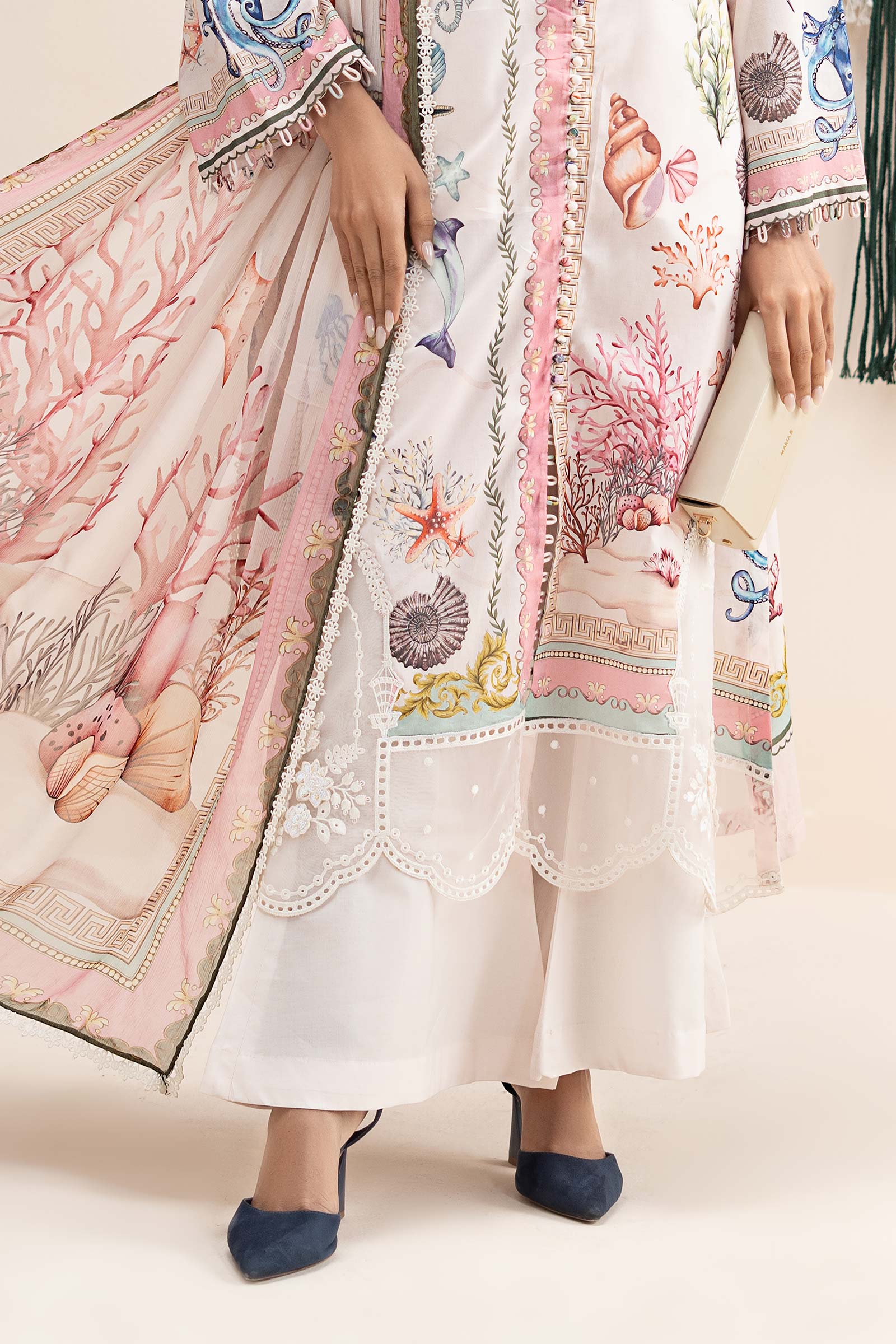 3 Piece Embroidered Lawn Suit - Image 8