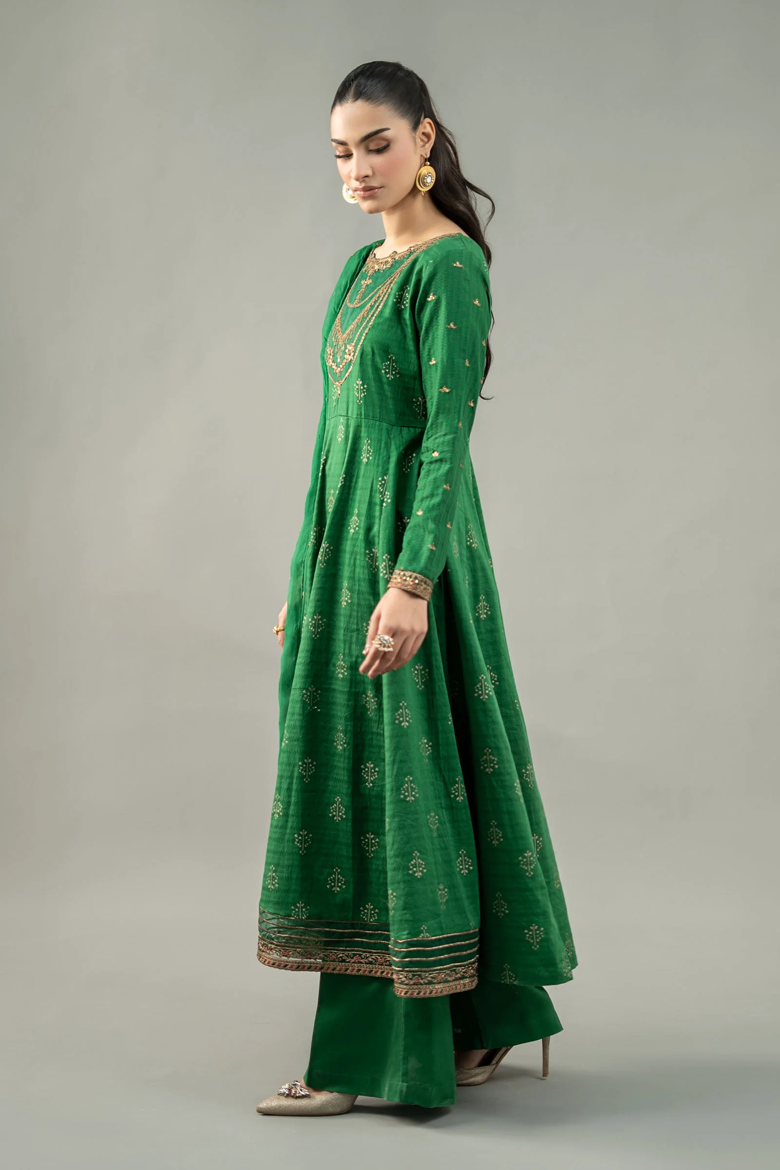 3 Piece Embroidered Suit - Image 5