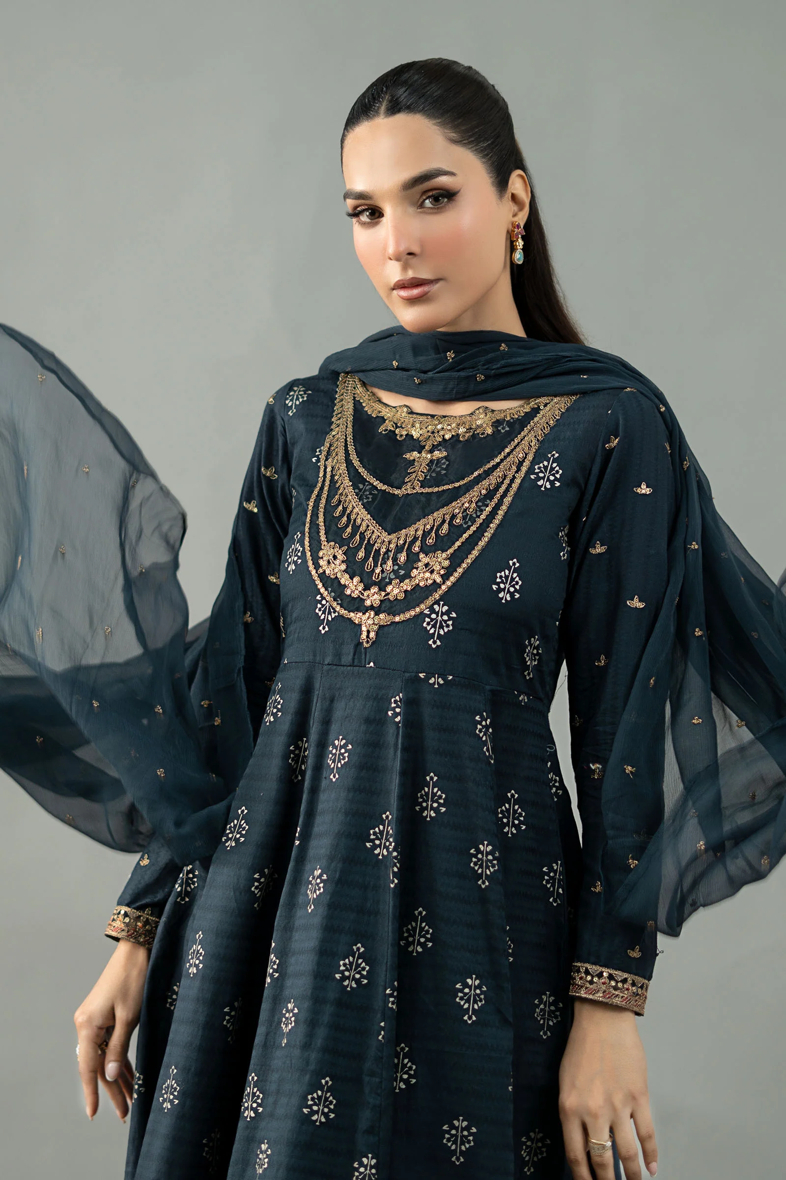 3 Piece Embroidered Suit - Image 3