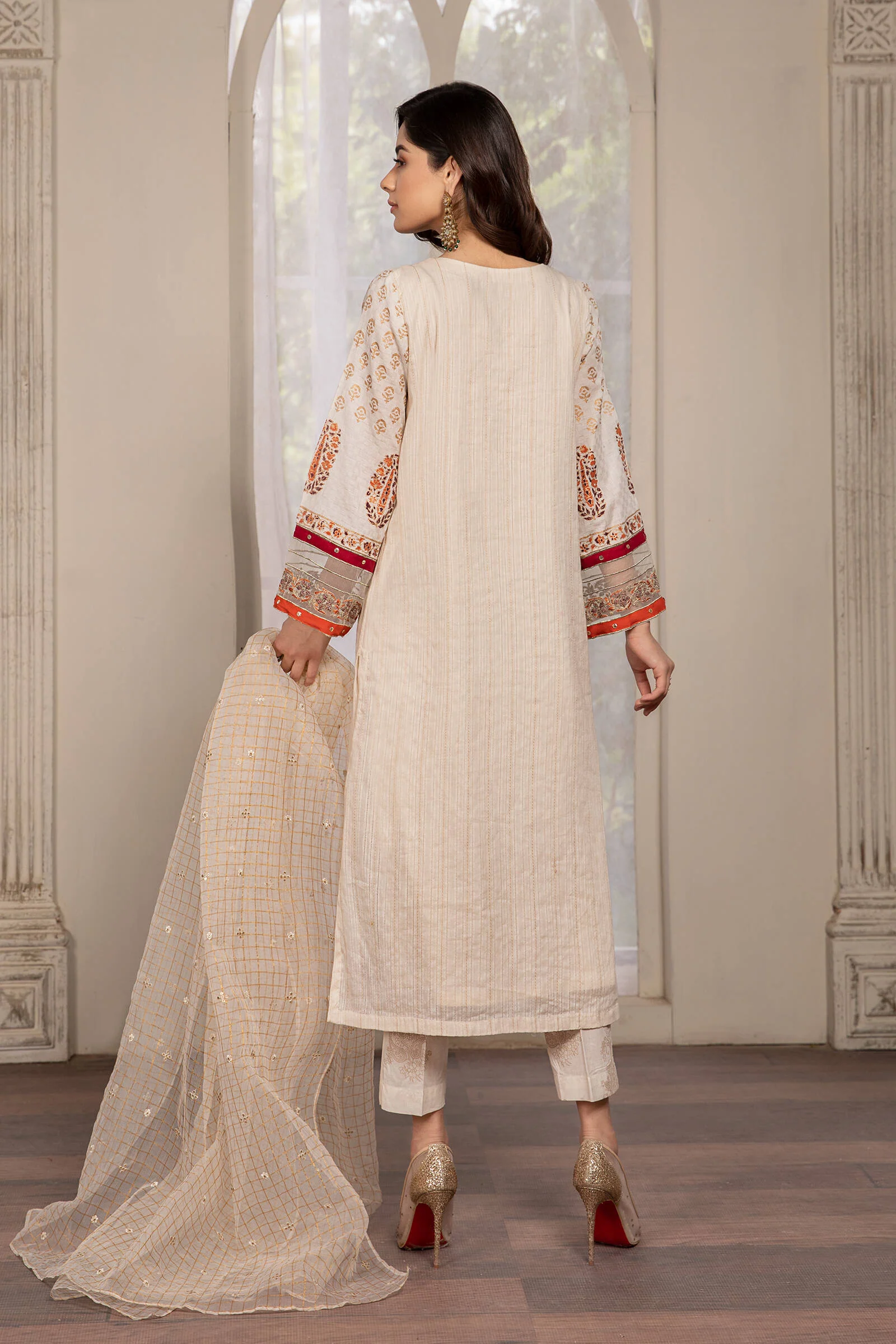 Suit Off White DW-EF21-06 - Image 3