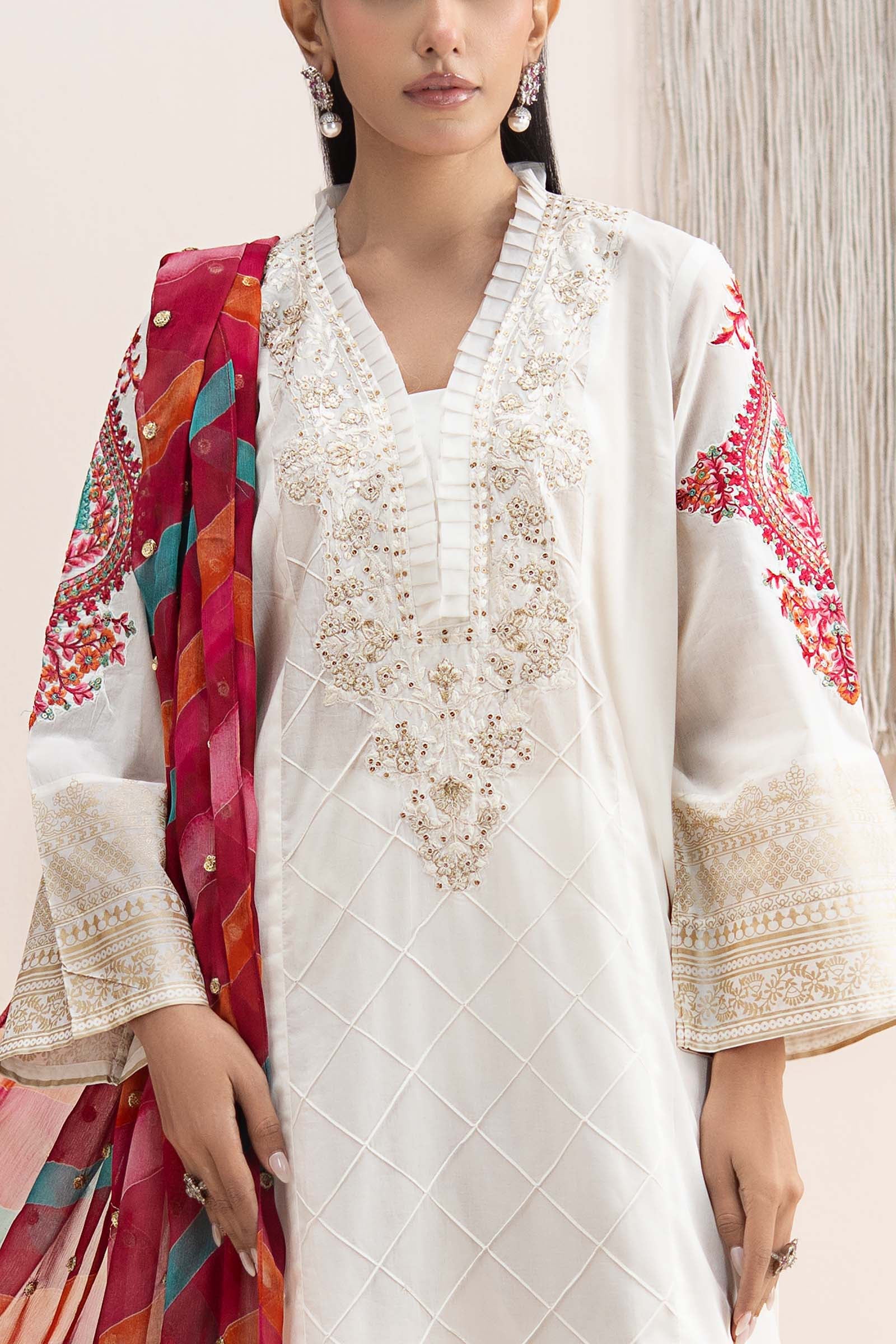 3 Piece Embroidered Lawn Suit - Image 6
