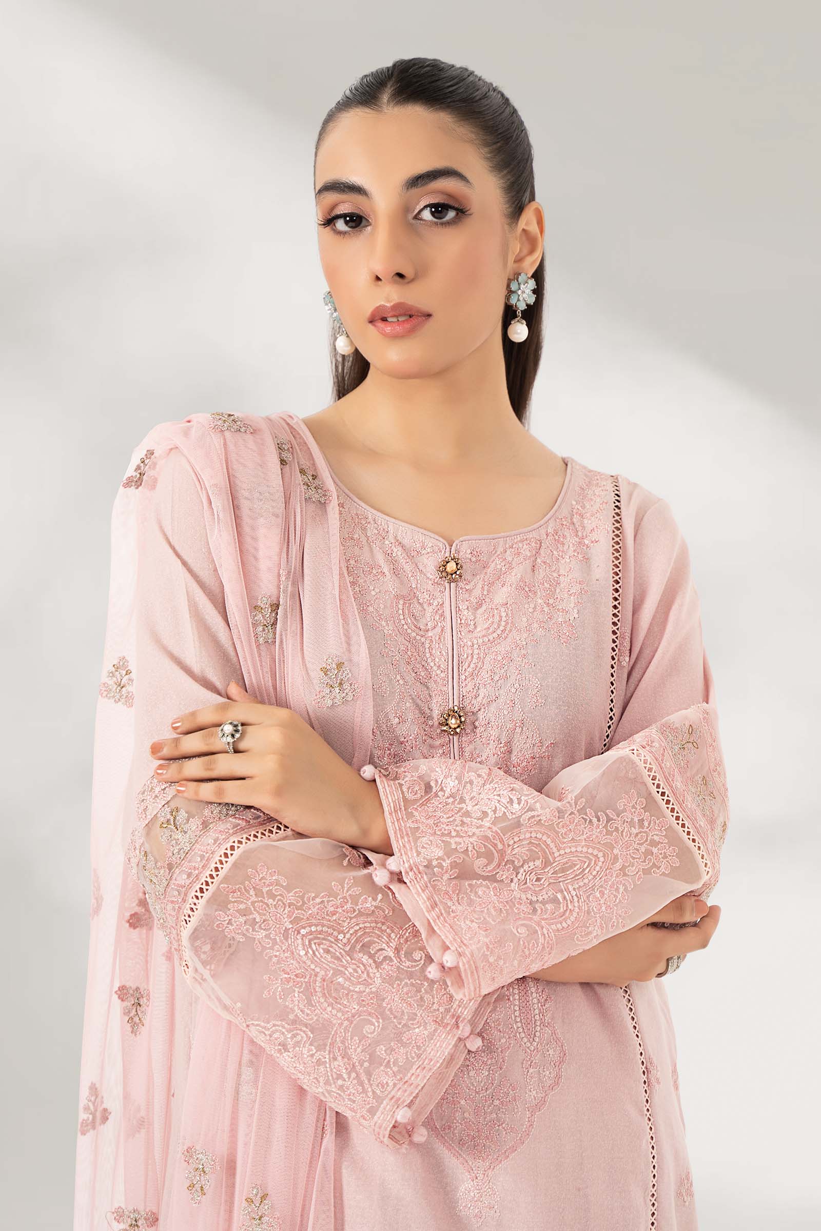 3 Piece Embroidered Lawn Suit - Image 2