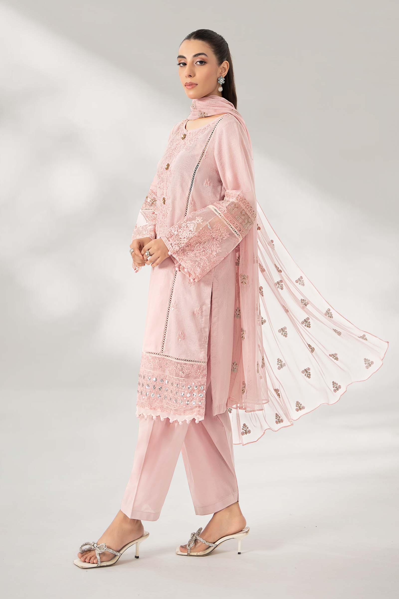 3 Piece Embroidered Lawn Suit - Image 5