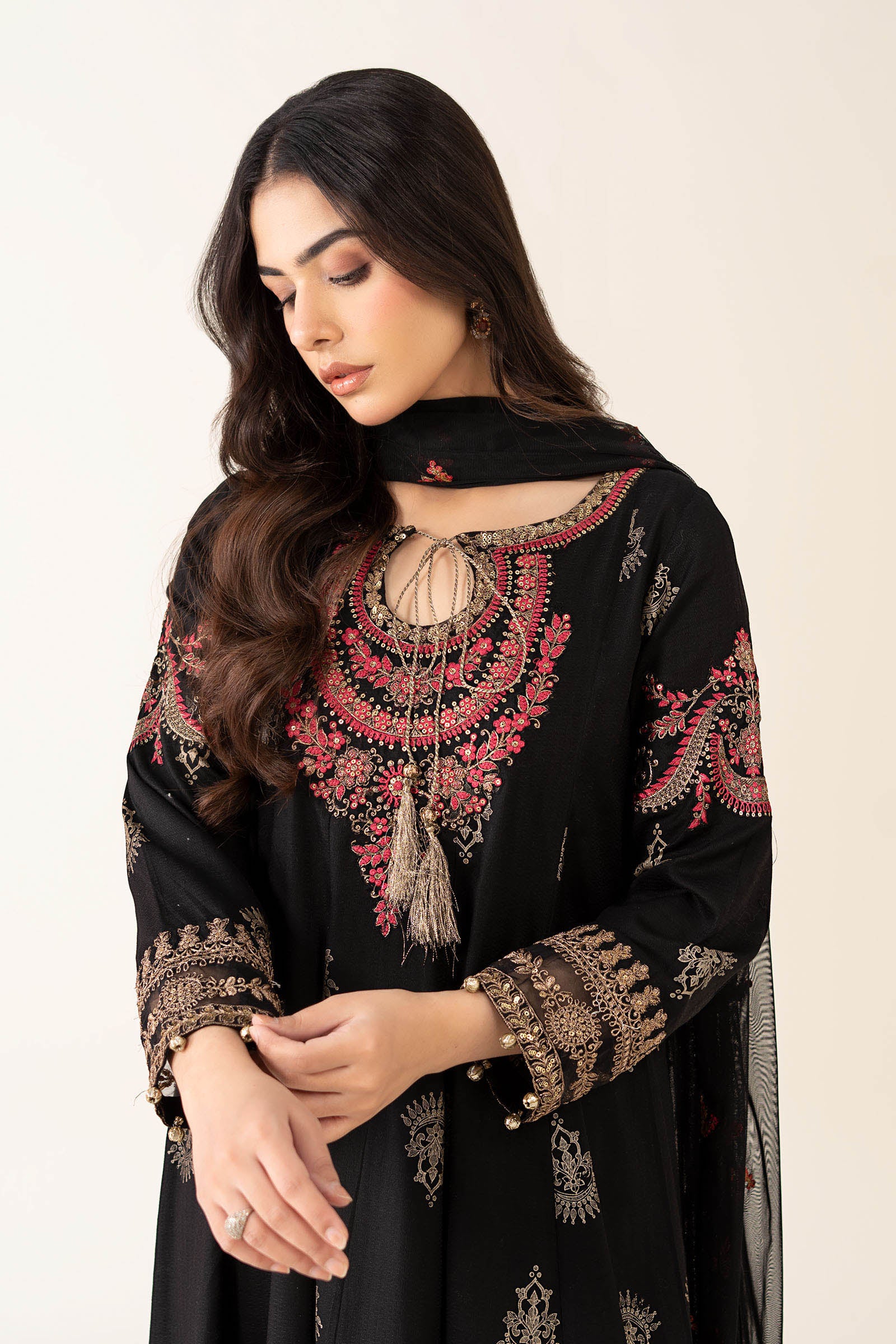 3 Piece Embroidered Lawn Suit - Image 2