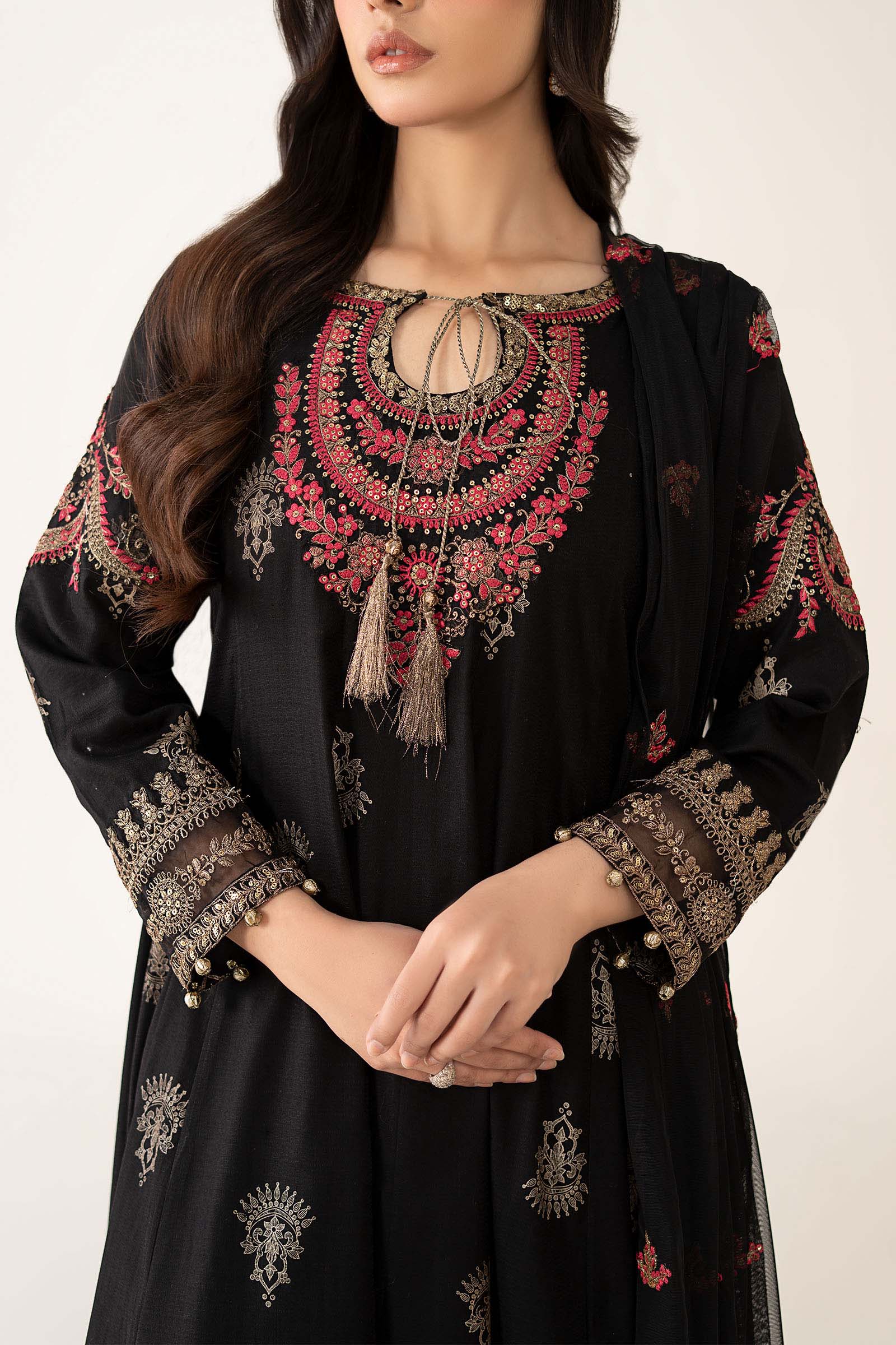 3 Piece Embroidered Lawn Suit - Image 3