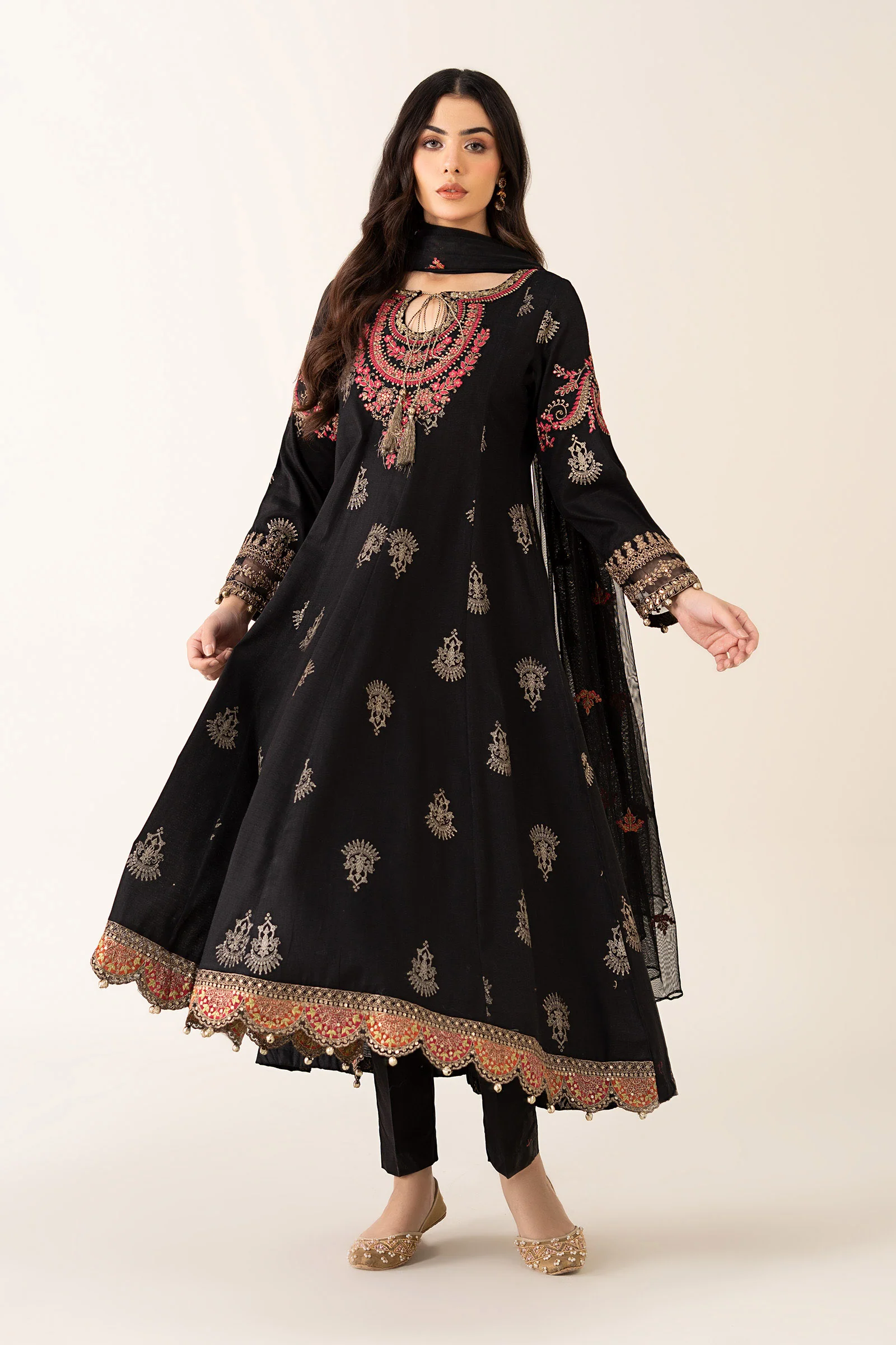 3 Piece Embroidered Lawn Suit - Image 4