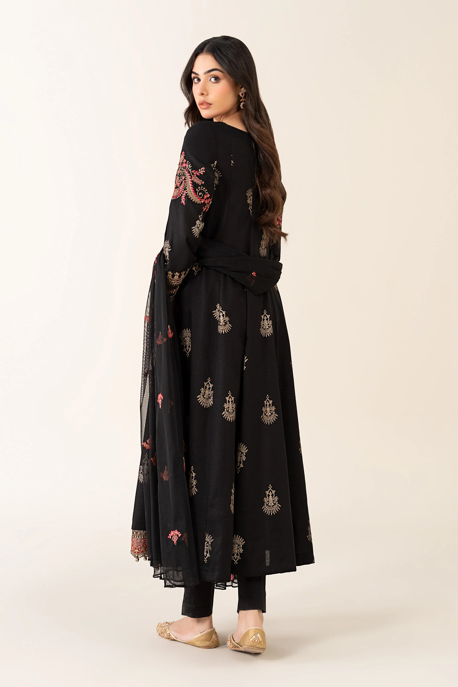 3 Piece Embroidered Lawn Suit - Image 7