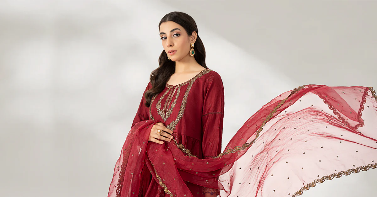 3 Piece Embroidered Lawn Suit - Image 8