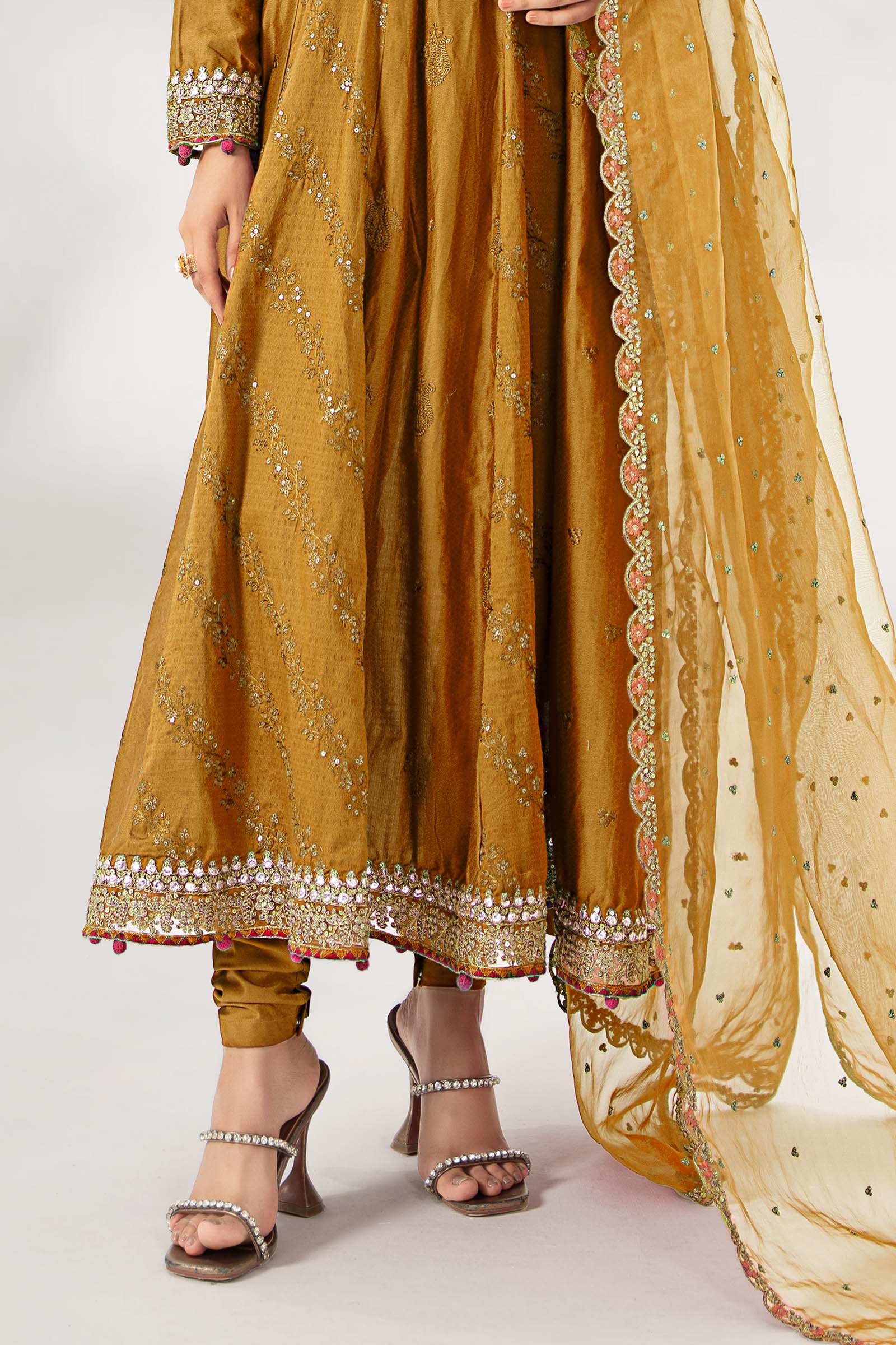 3 Piece Embroidered Lawn Suit - Image 3
