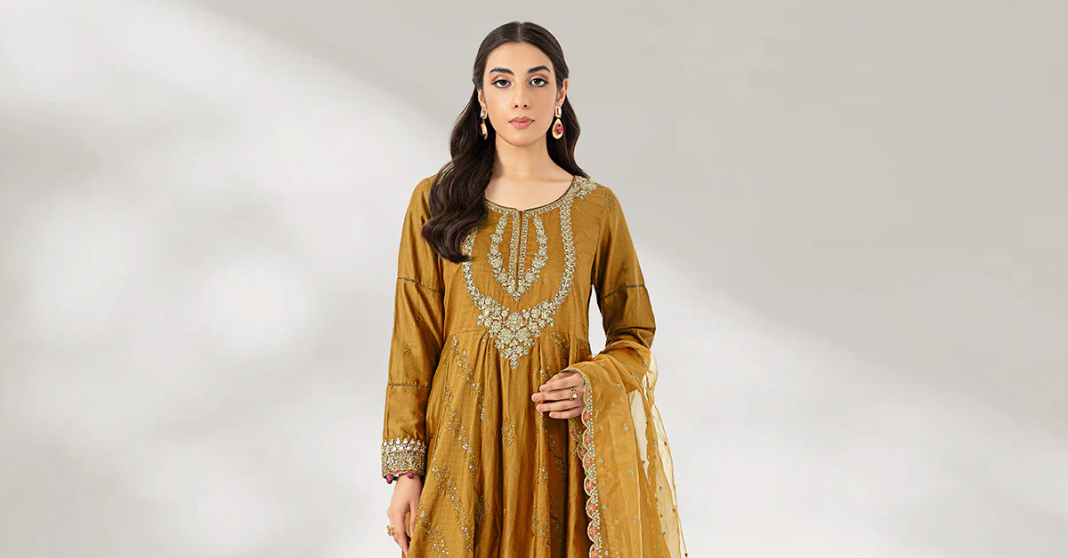 3 Piece Embroidered Lawn Suit - Image 6