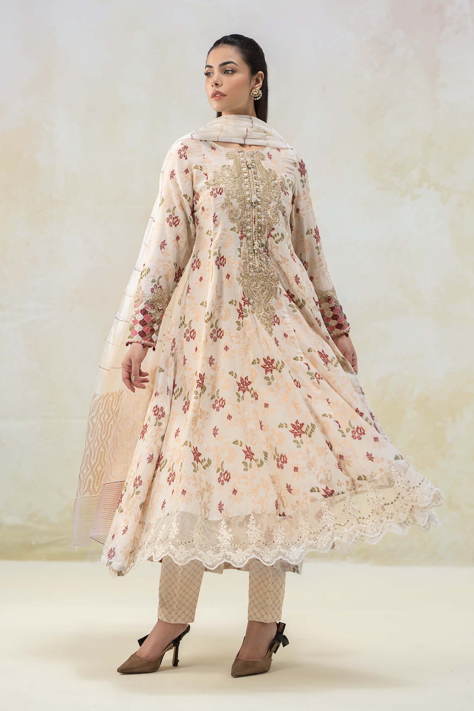 3 Piece Embroidered Suit - Image 4