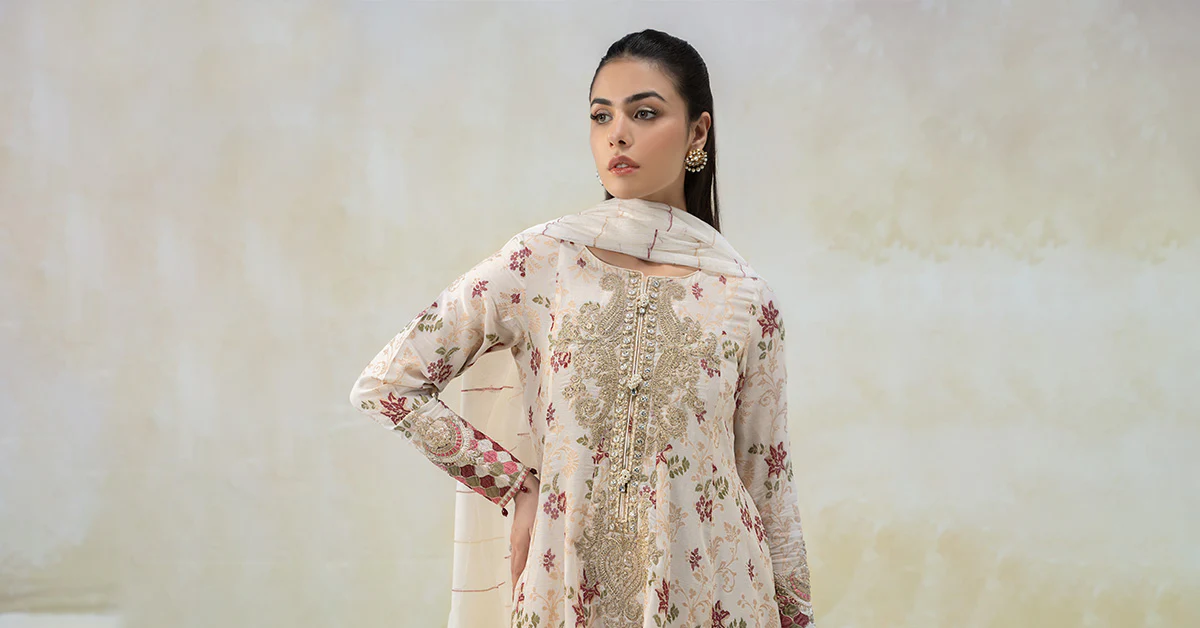 3 Piece Embroidered Suit - Image 7