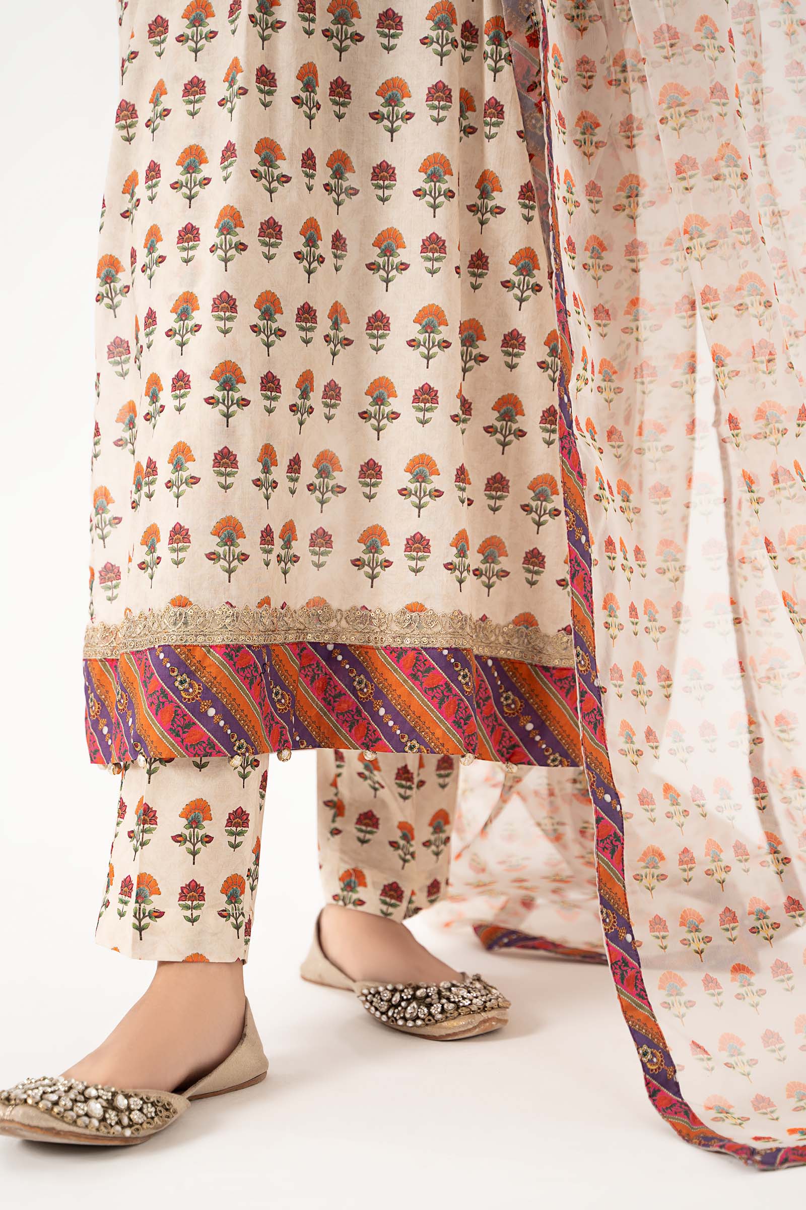 3 Piece Printed Lawn Suit - Image 4