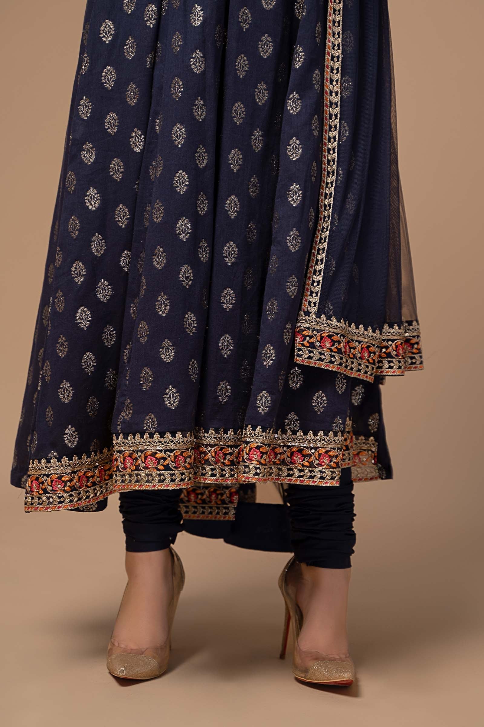 3 Piece Embroidered Suit - Image 4