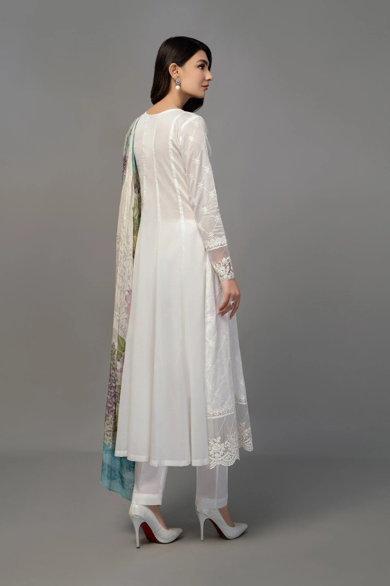 3 Piece Embroidered Suit - Image 7