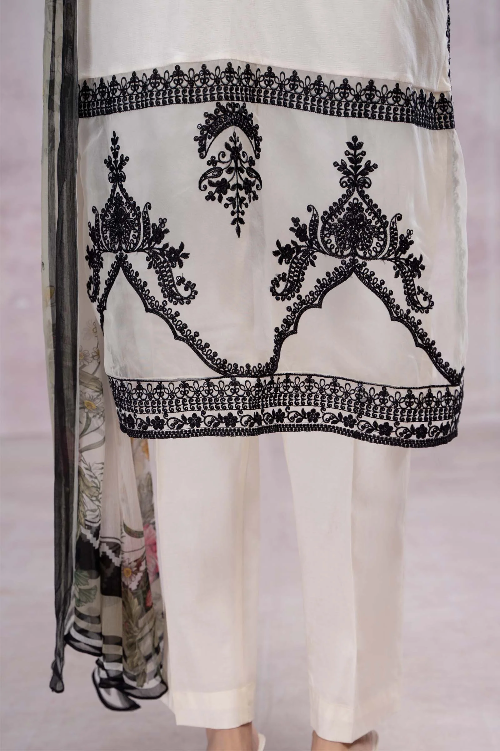 Suit White DW-EF23-32 - Image 3