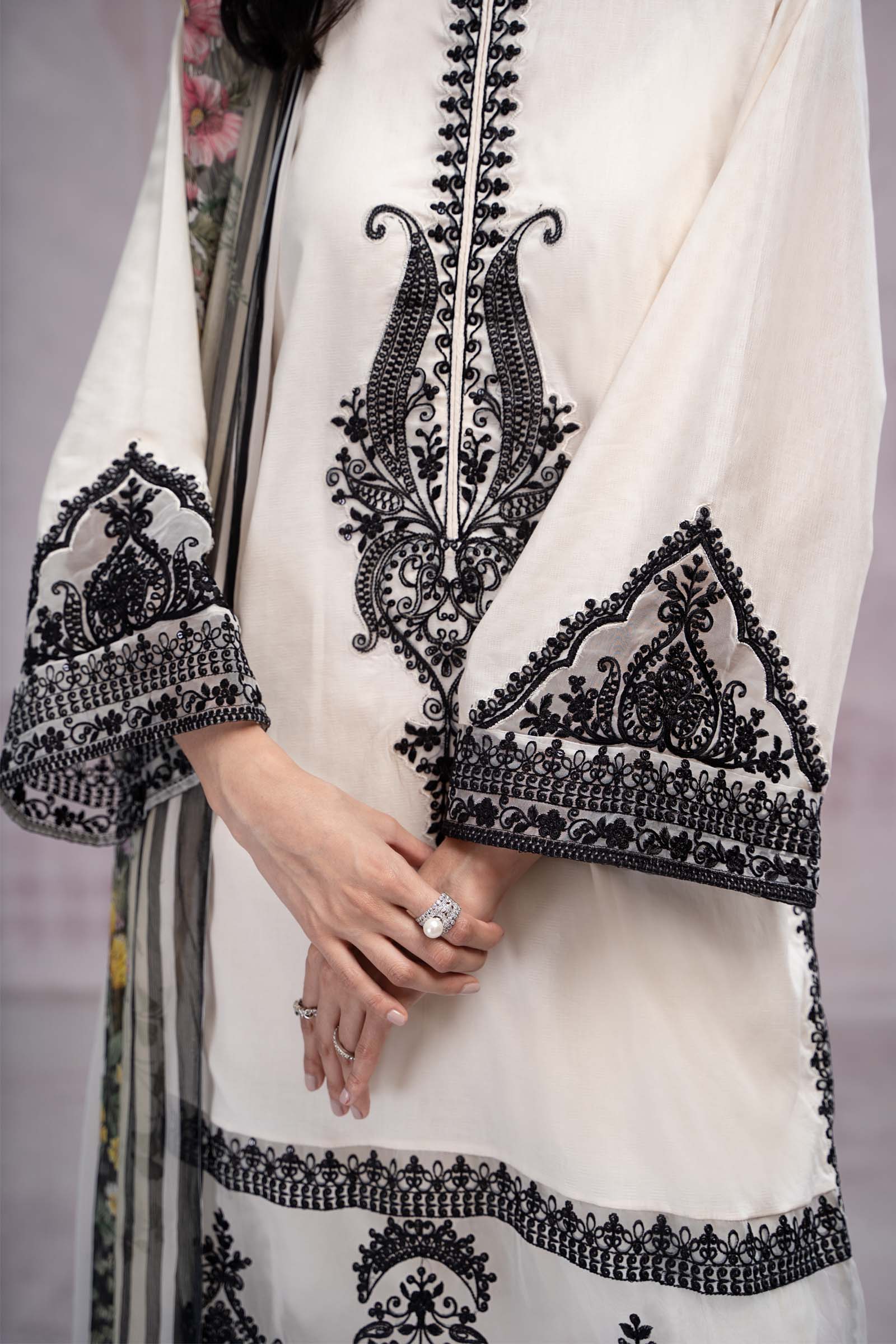 Suit White DW-EF23-32 - Image 4