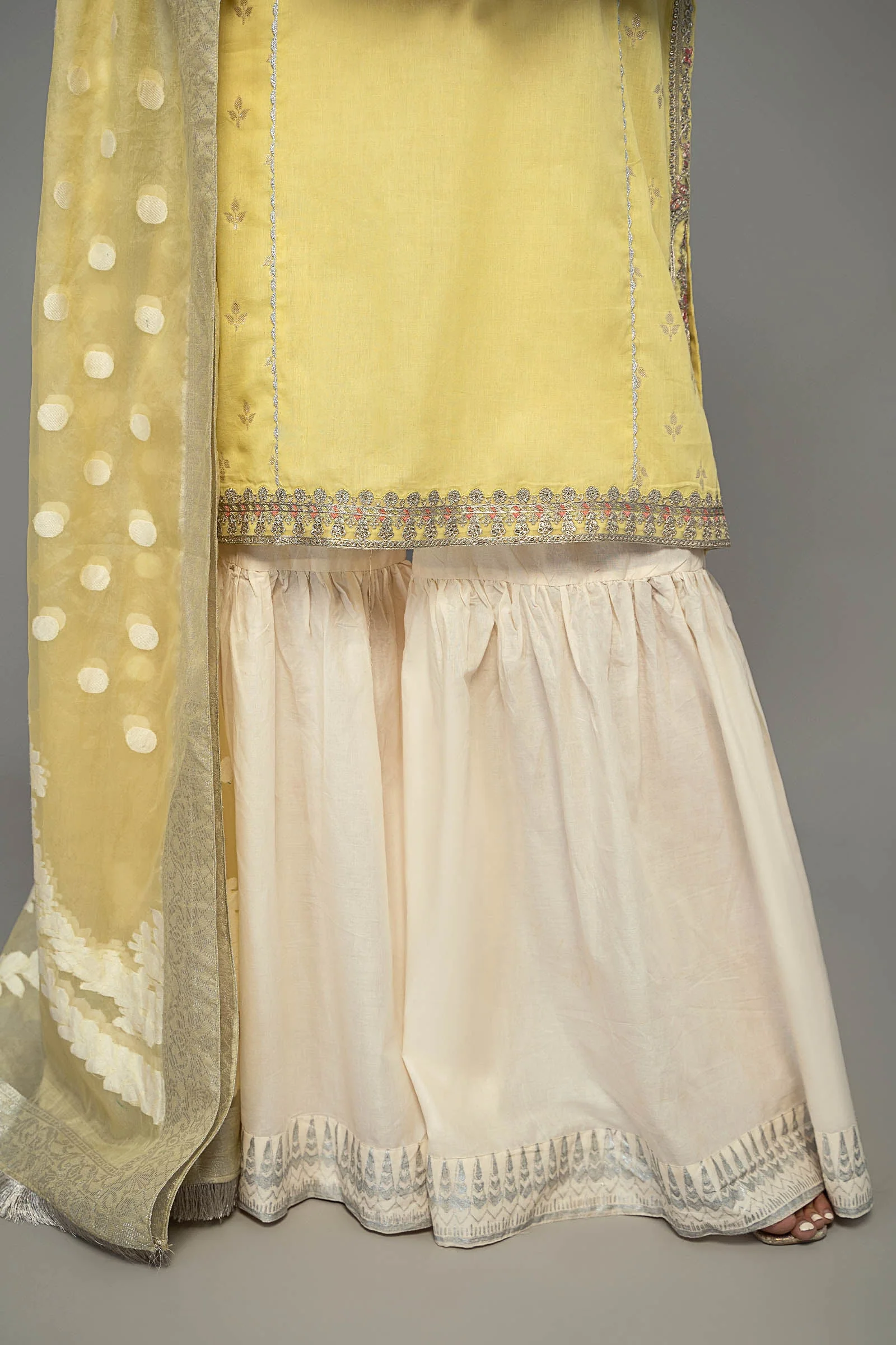 Suit Yellow DW-EF23-48 - Image 8