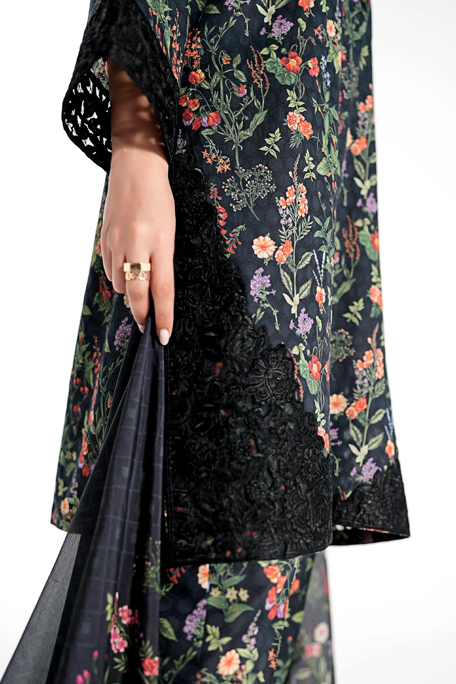 3 Piece Embroidered Suit - Image 4