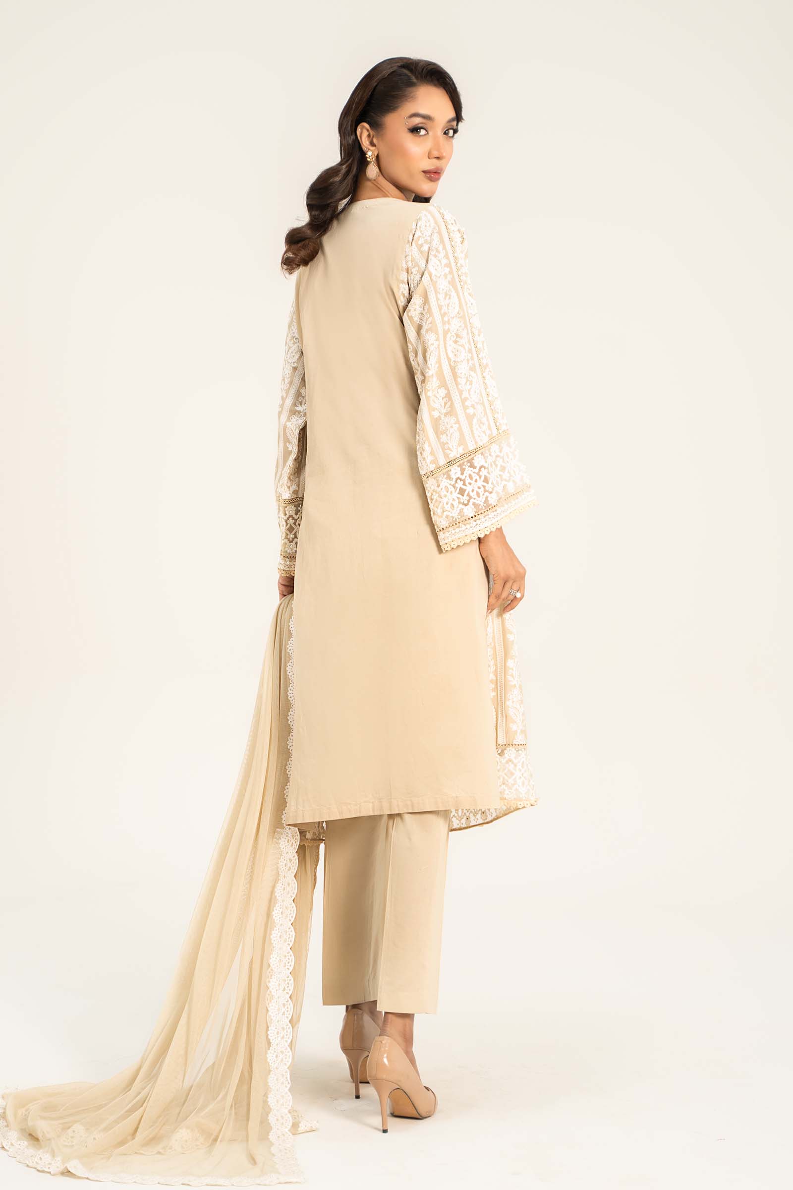 3 Piece Embroidered Lawn Suit - Image 6