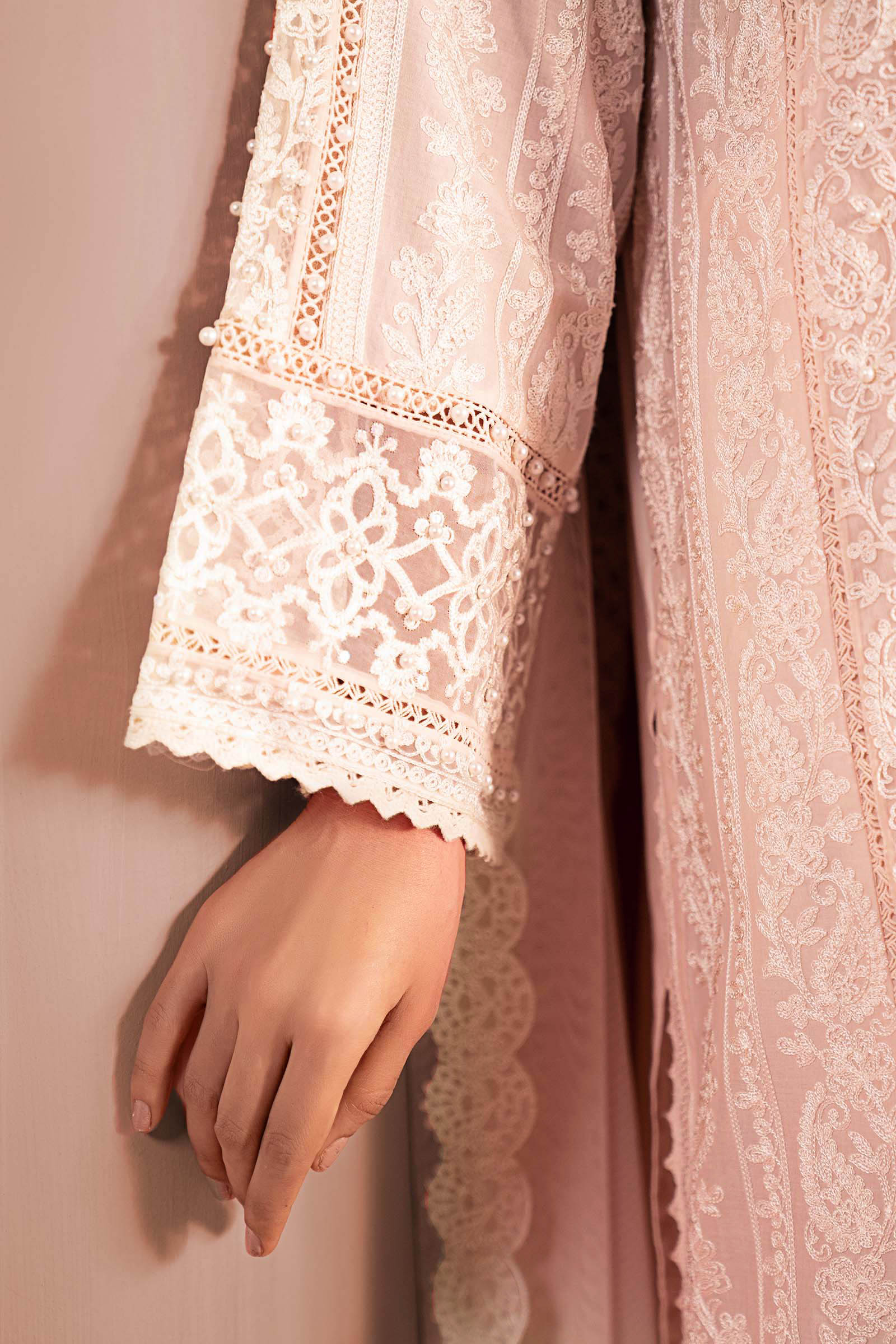 3 Piece Embroidered Lawn Suit - Image 3
