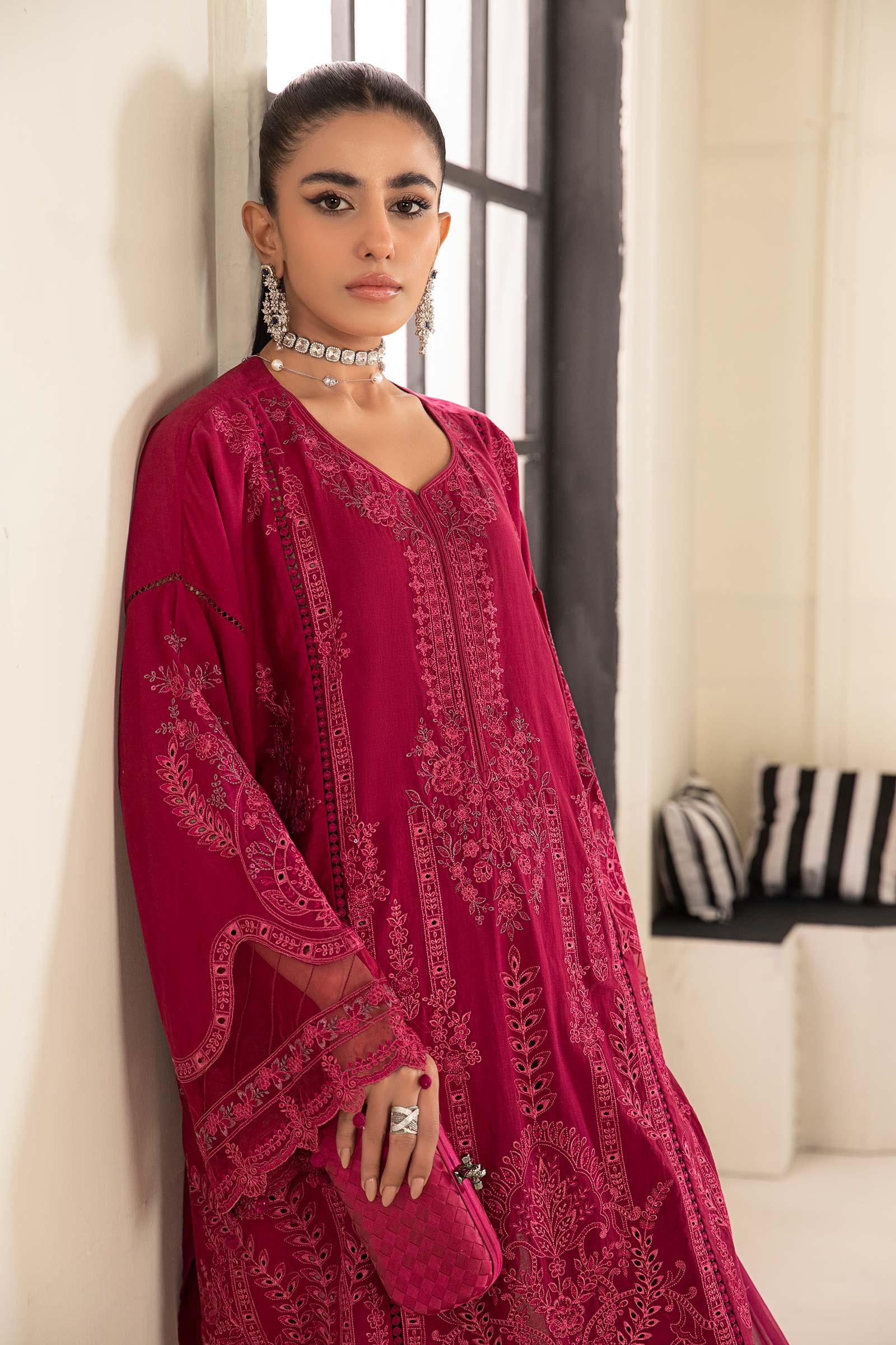 3 Piece Embroidered Lawn Suit - Image 2
