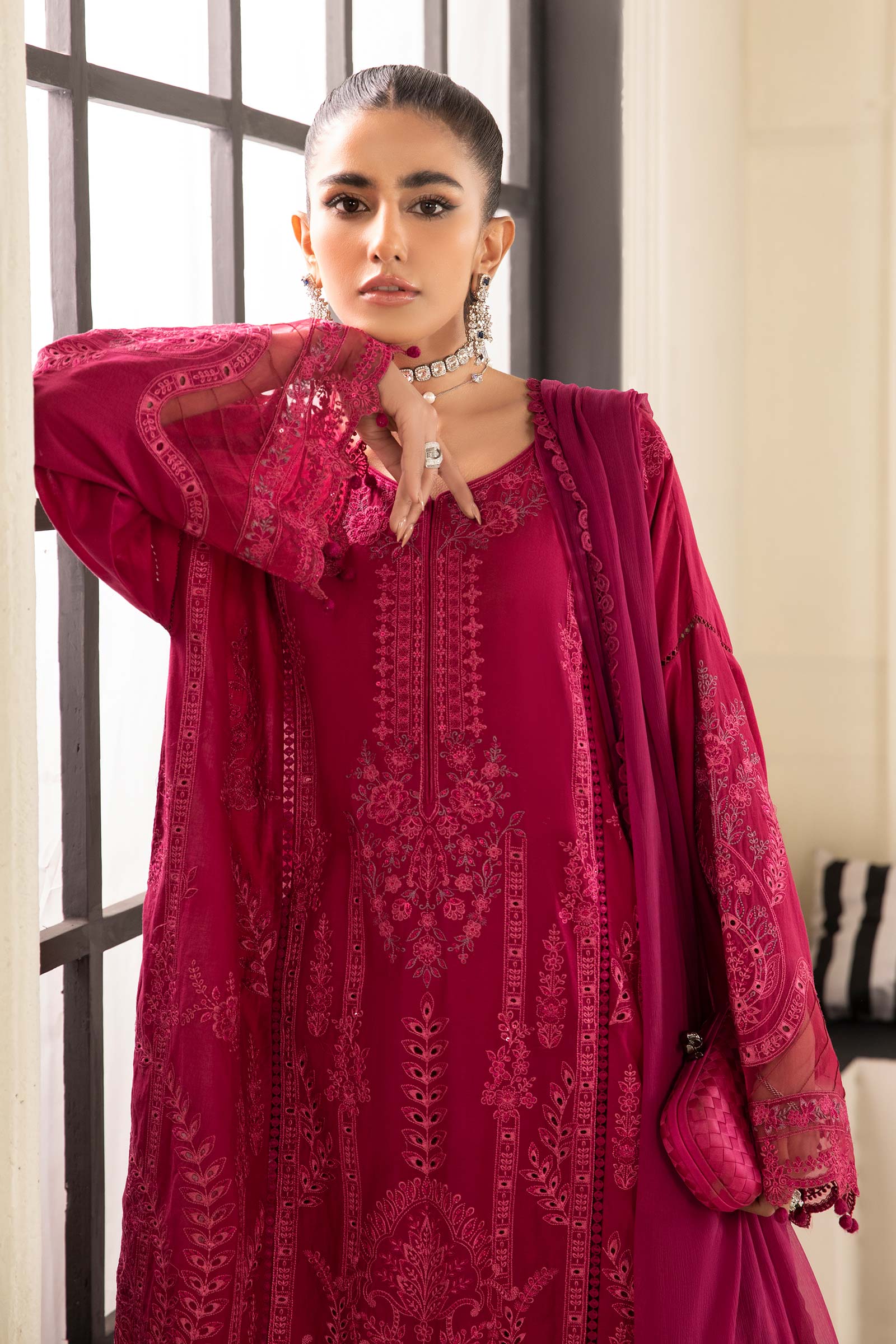3 Piece Embroidered Lawn Suit - Image 3