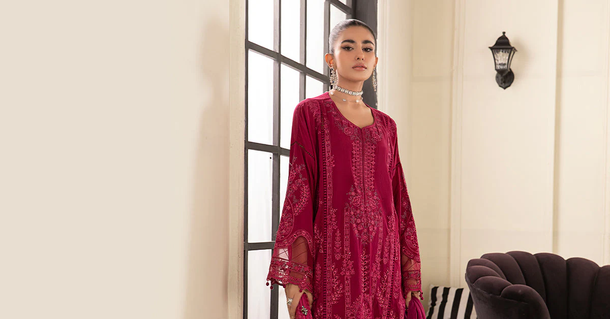 3 Piece Embroidered Lawn Suit - Image 7