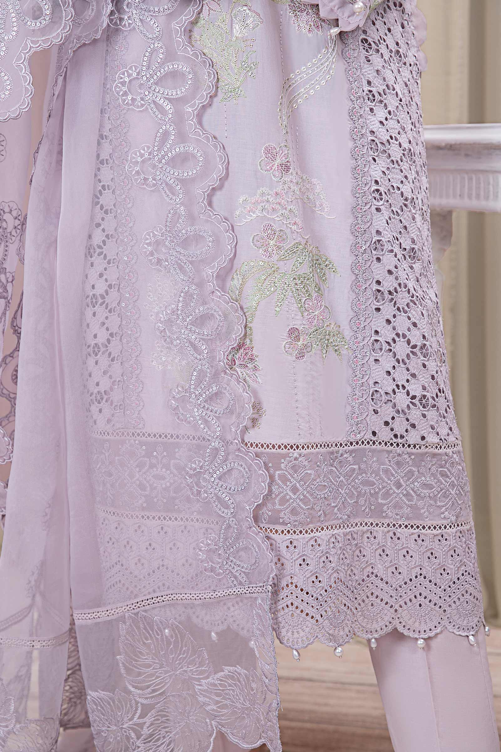 3 Piece Embroidered Lawn Suit - Image 5